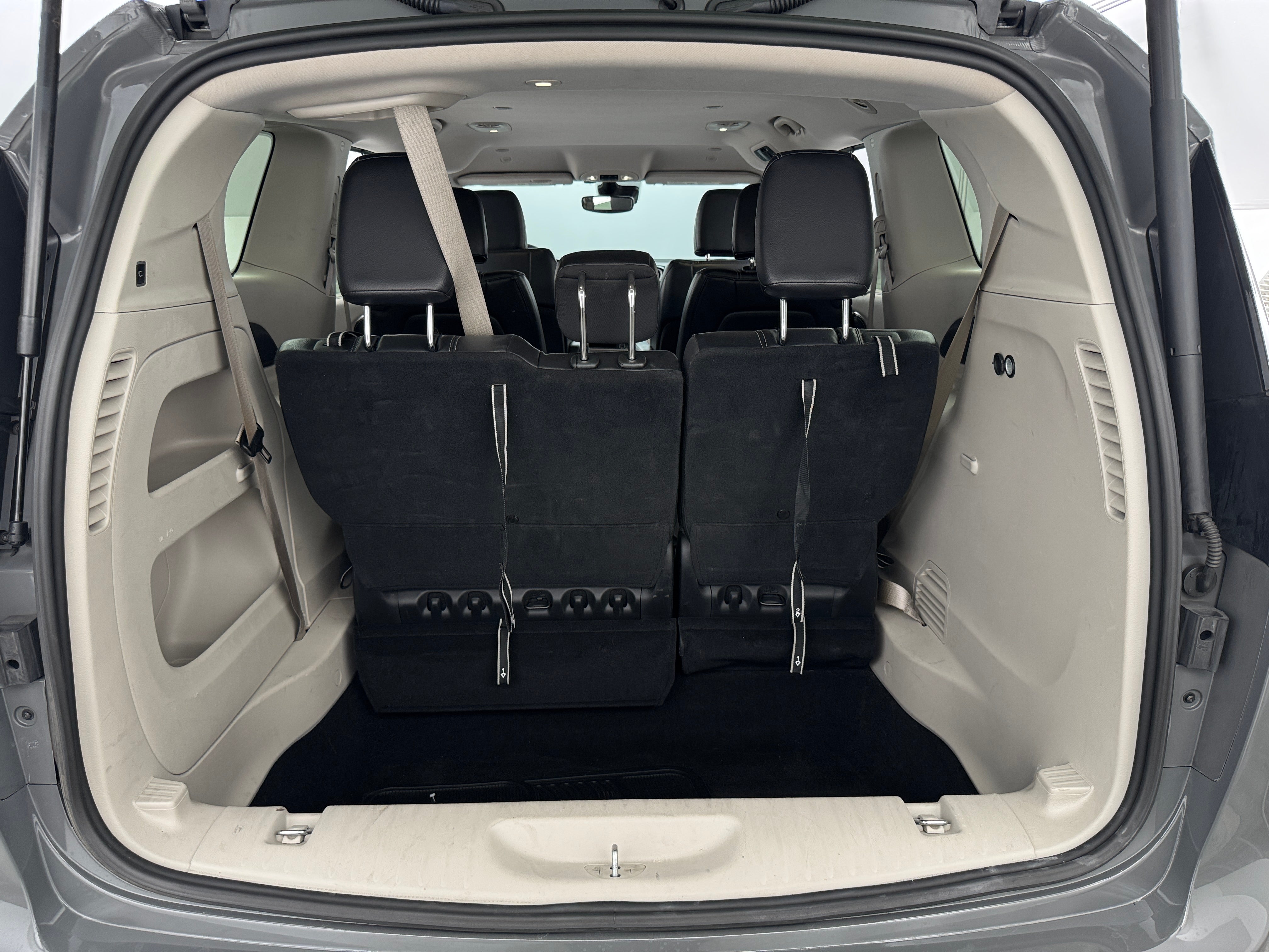 Thumbnail: 2022 Chrysler Pacifica - 6