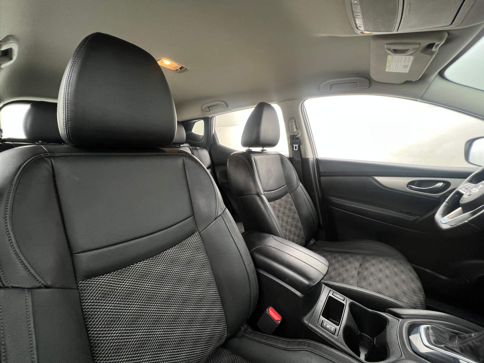 Thumbnail: 2020 Nissan Rogue Sport - 2