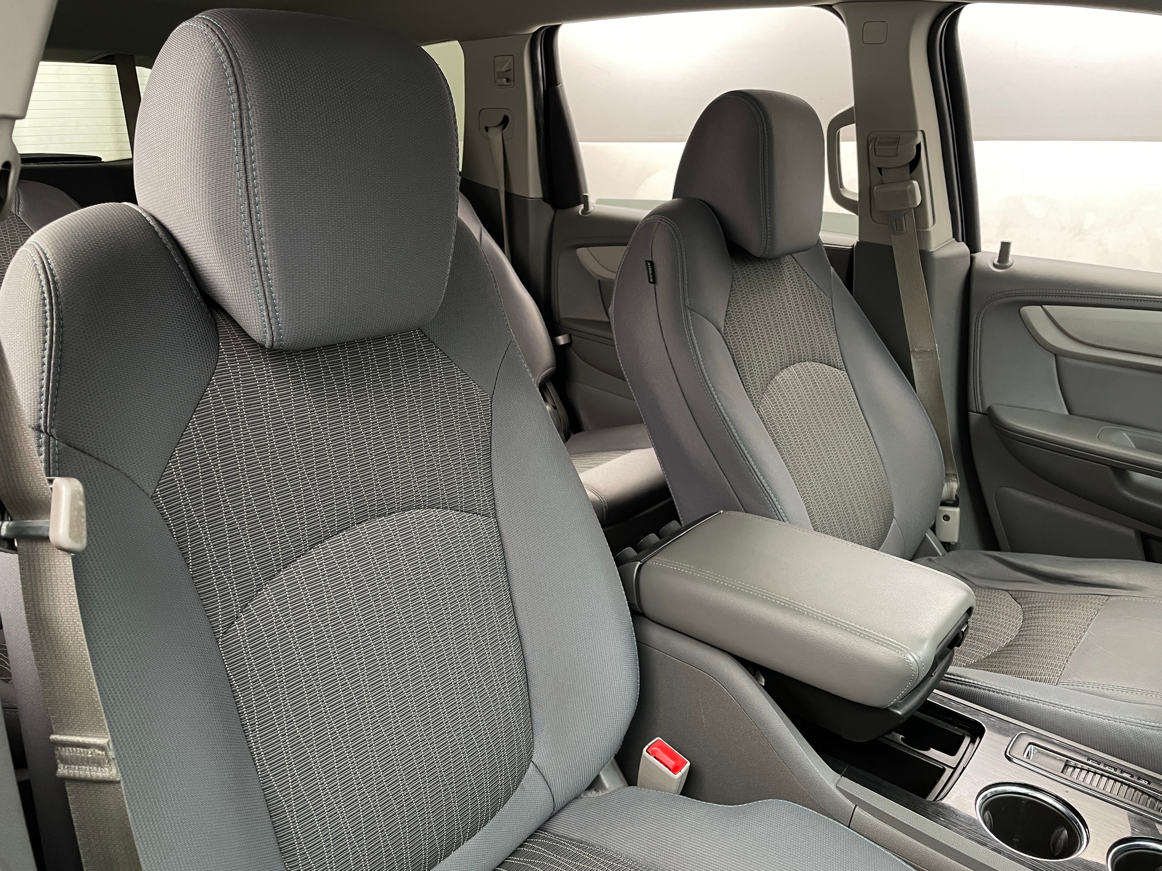 2015 Chevrolet Traverse LT 2