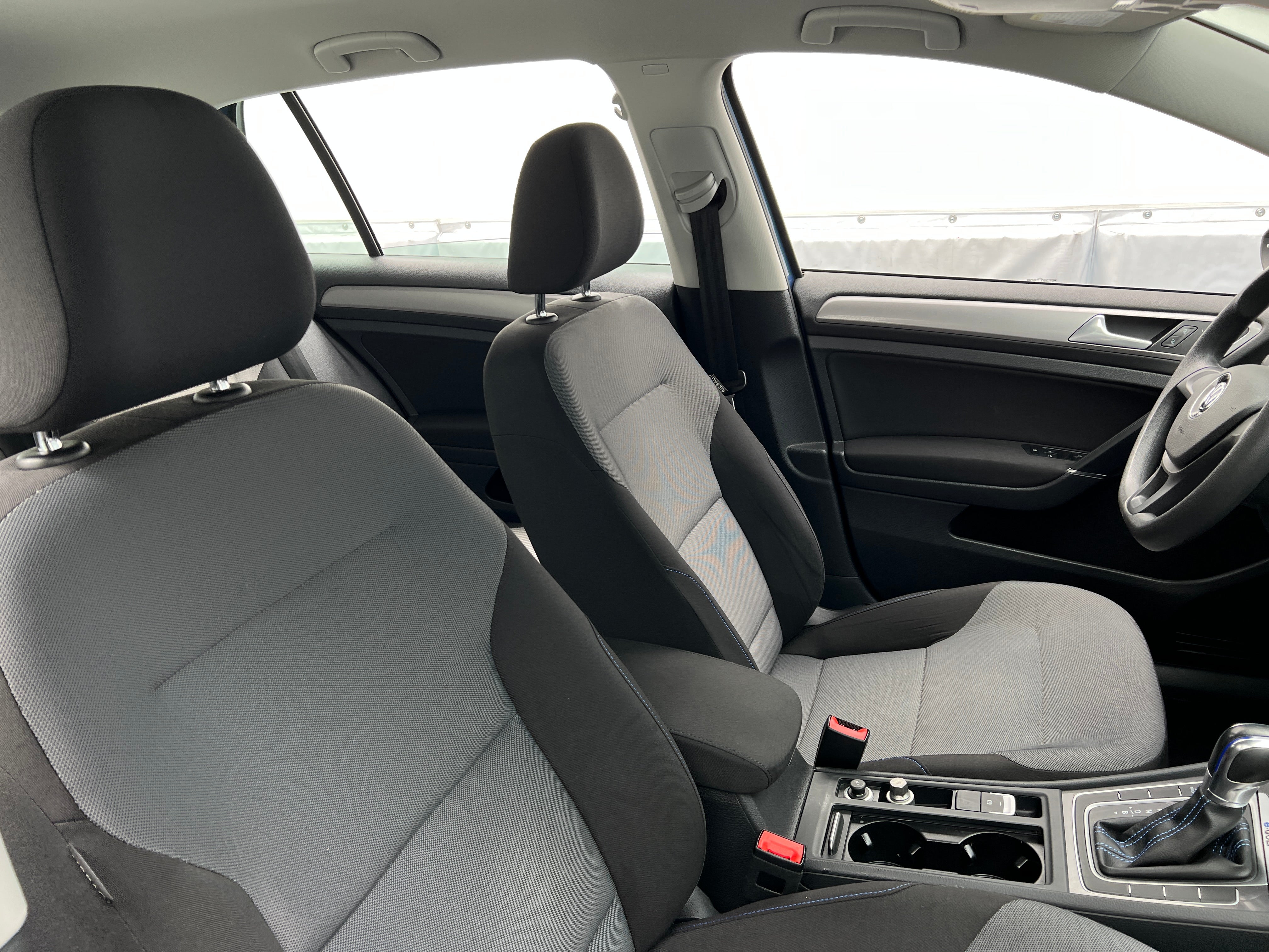 2016 Volkswagen e-Golf SE 2