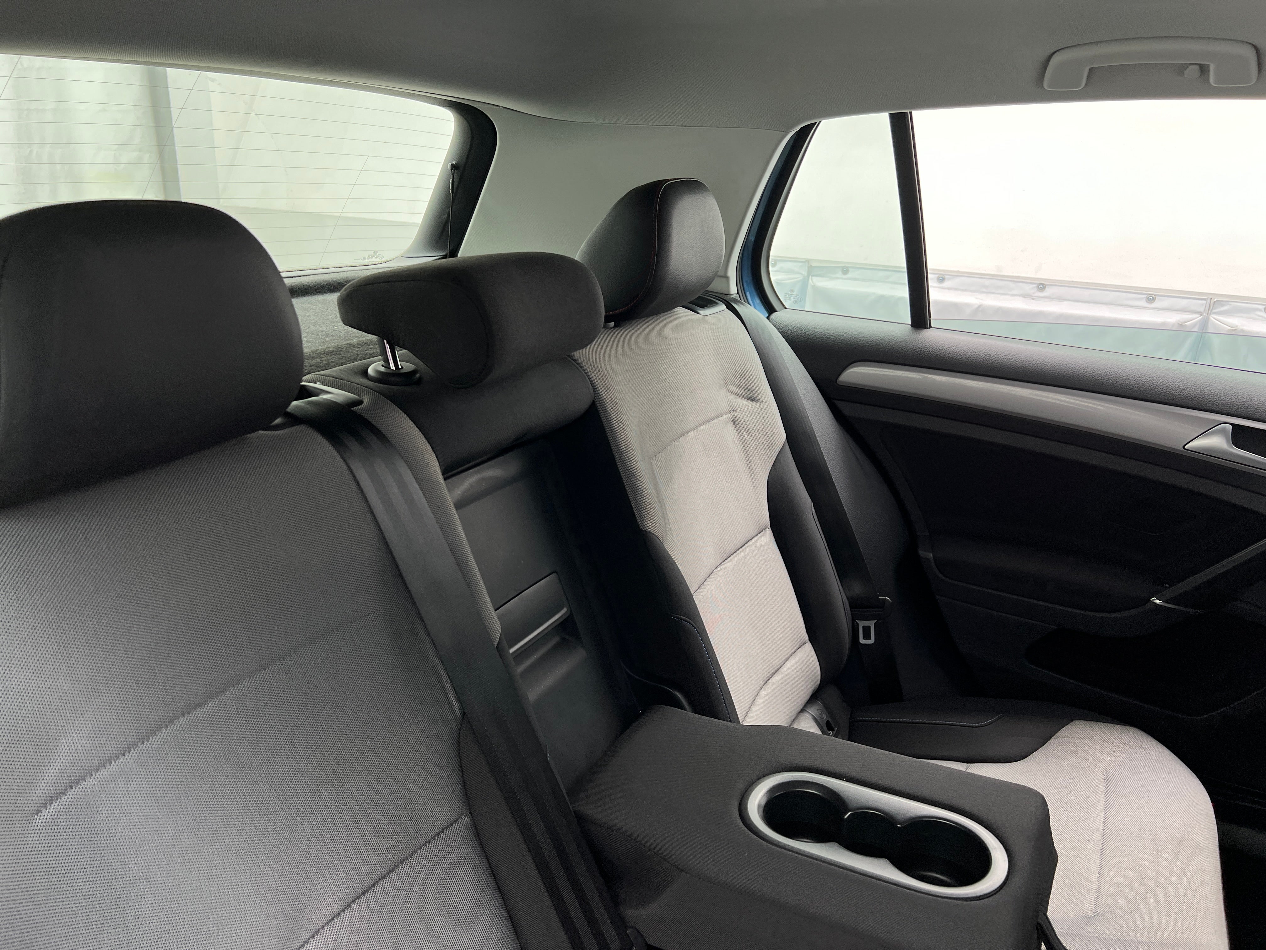 2016 Volkswagen e-Golf SE 6