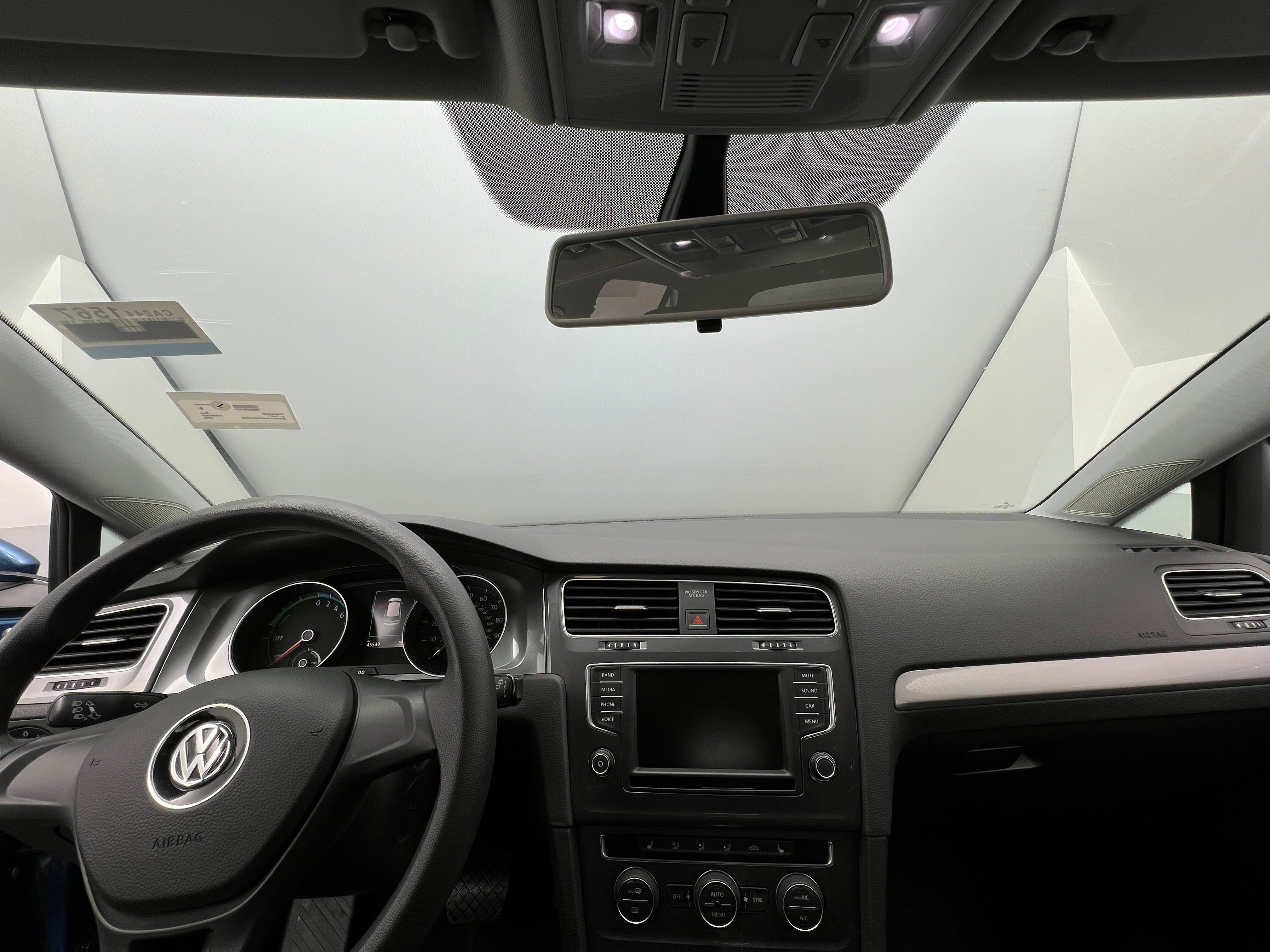 2016 Volkswagen e-Golf SE 3
