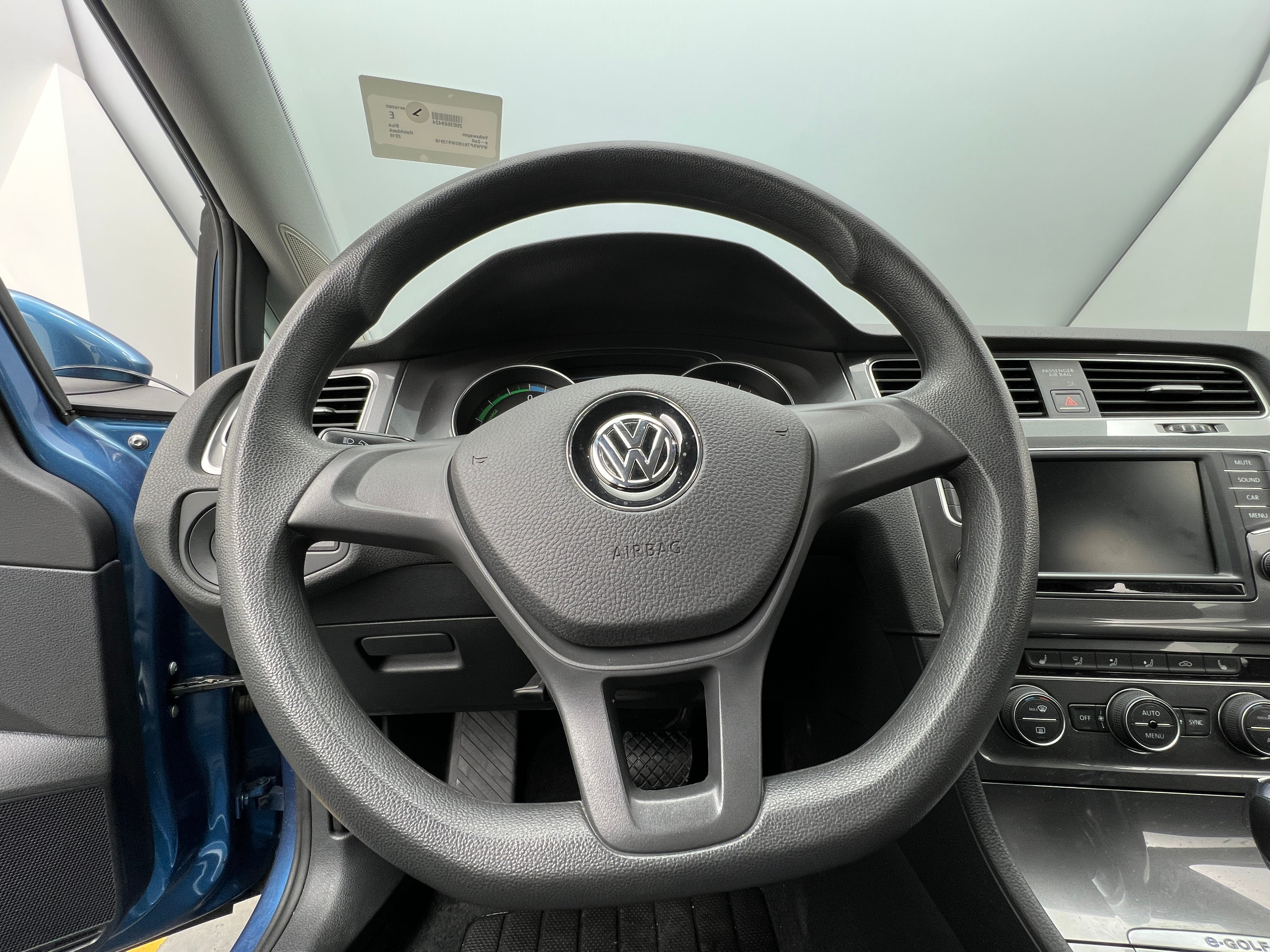 2016 Volkswagen e-Golf SE 5