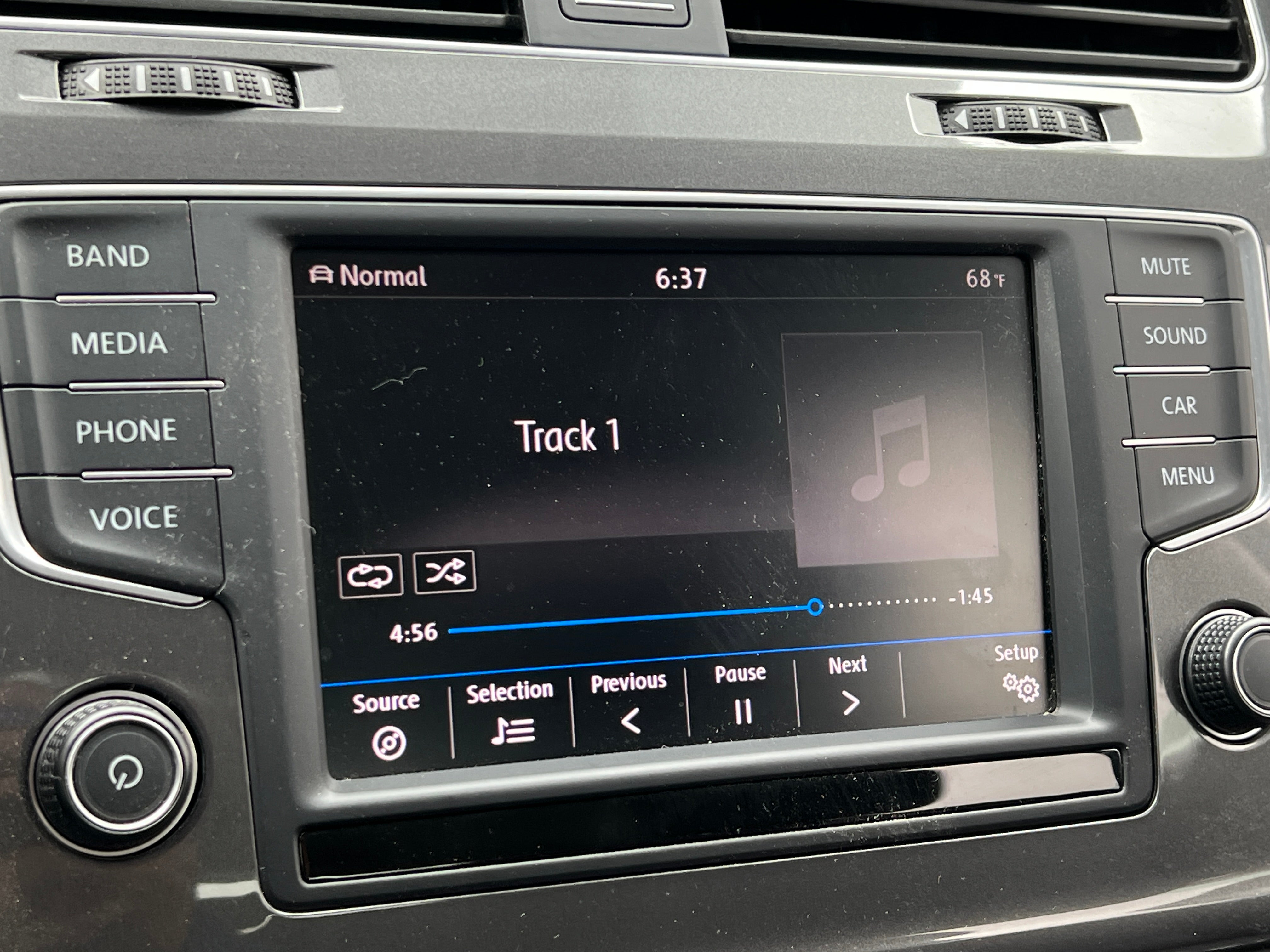 2016 Volkswagen e-Golf SE 4