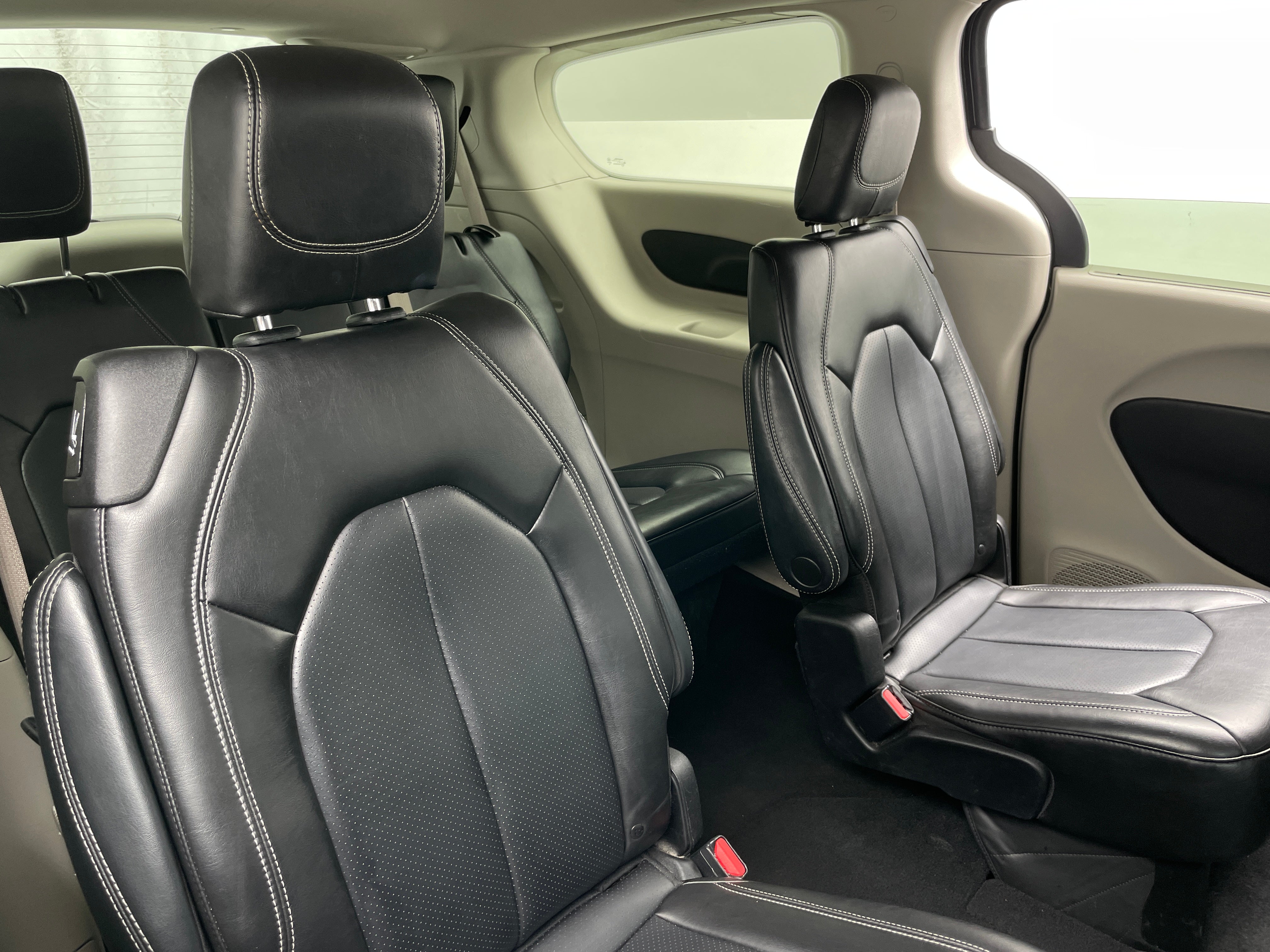 2023 Chrysler Pacifica Touring L 5