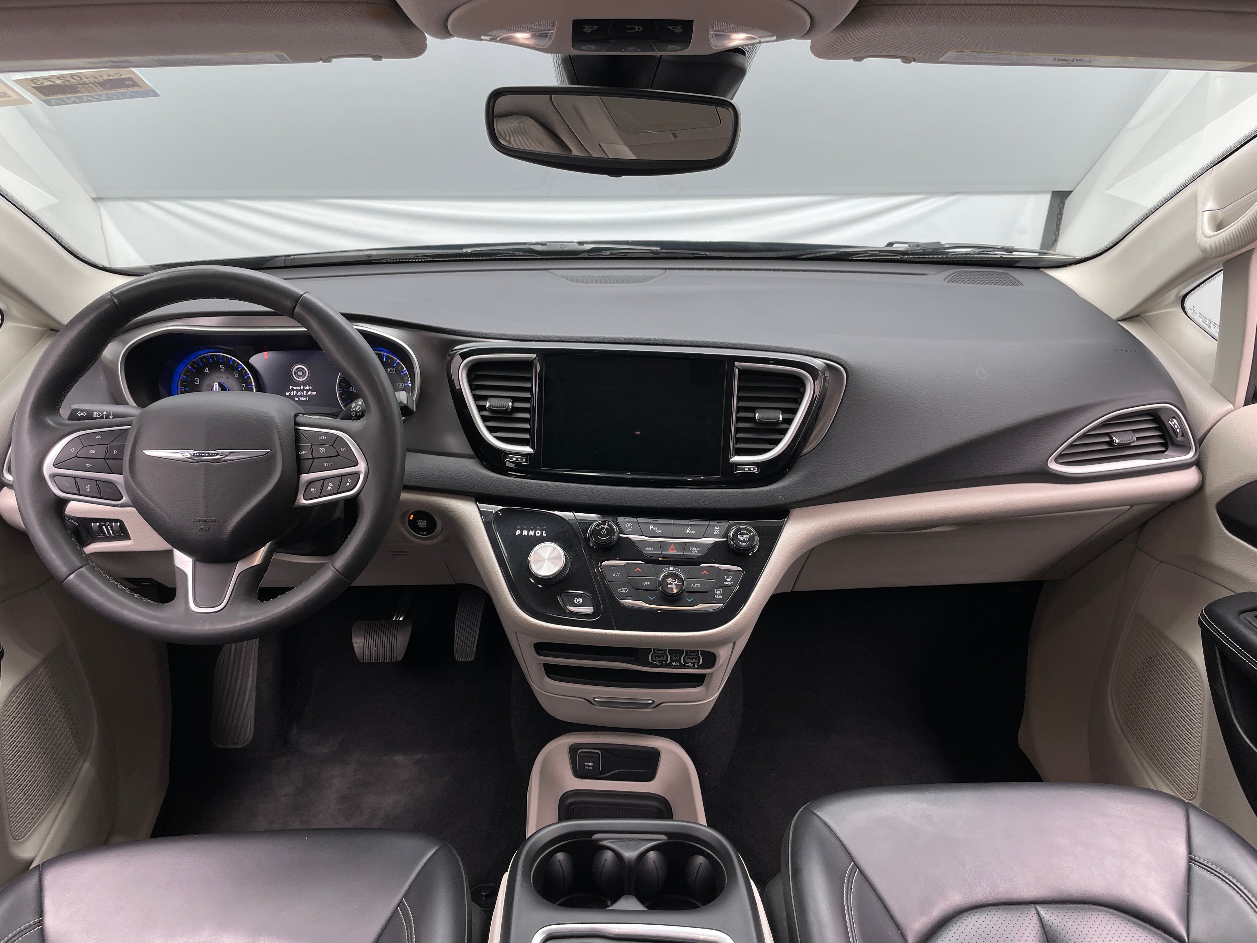 2023 Chrysler Pacifica Touring L 2