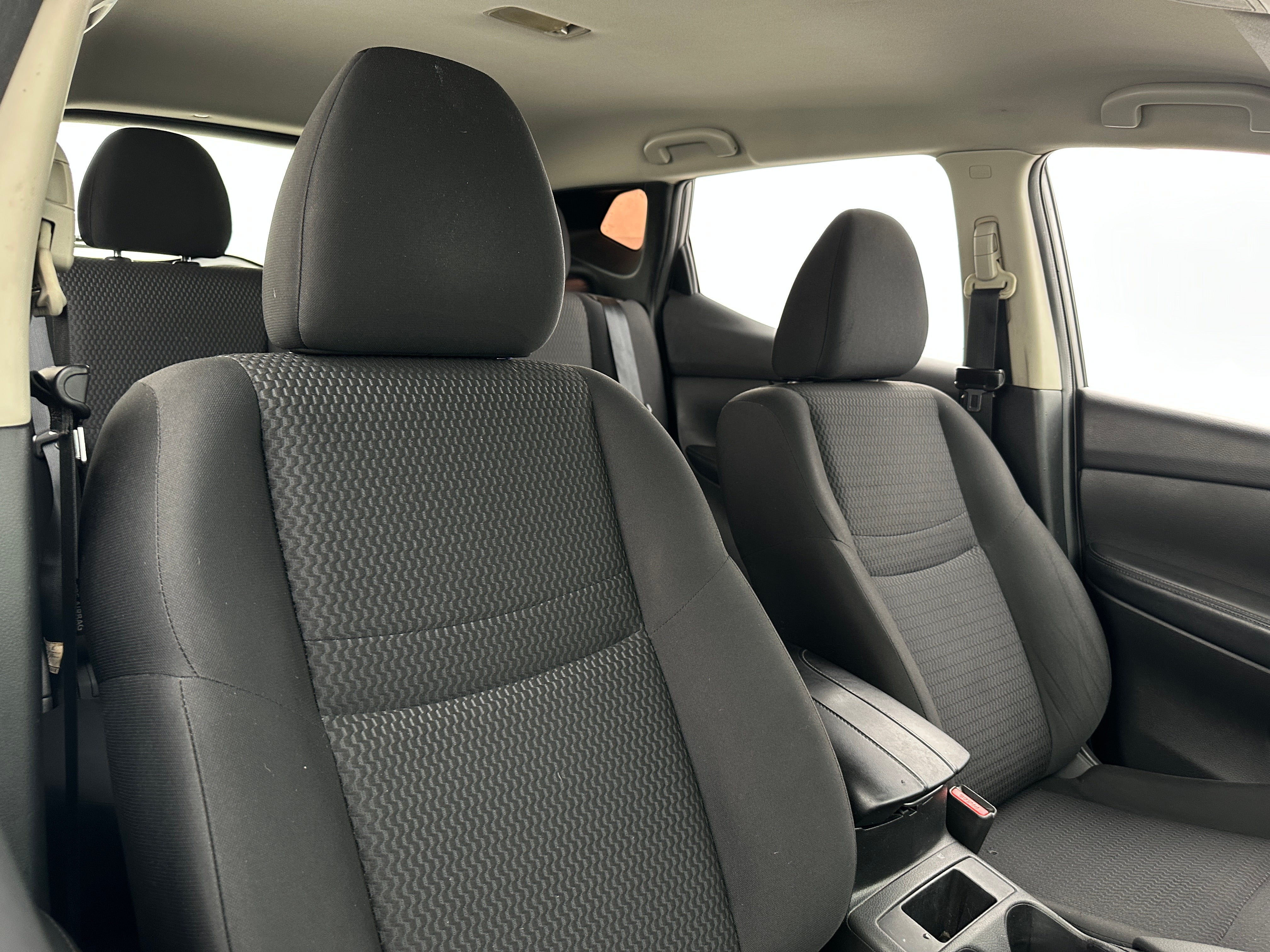 2019 Nissan Rogue Sport S 2