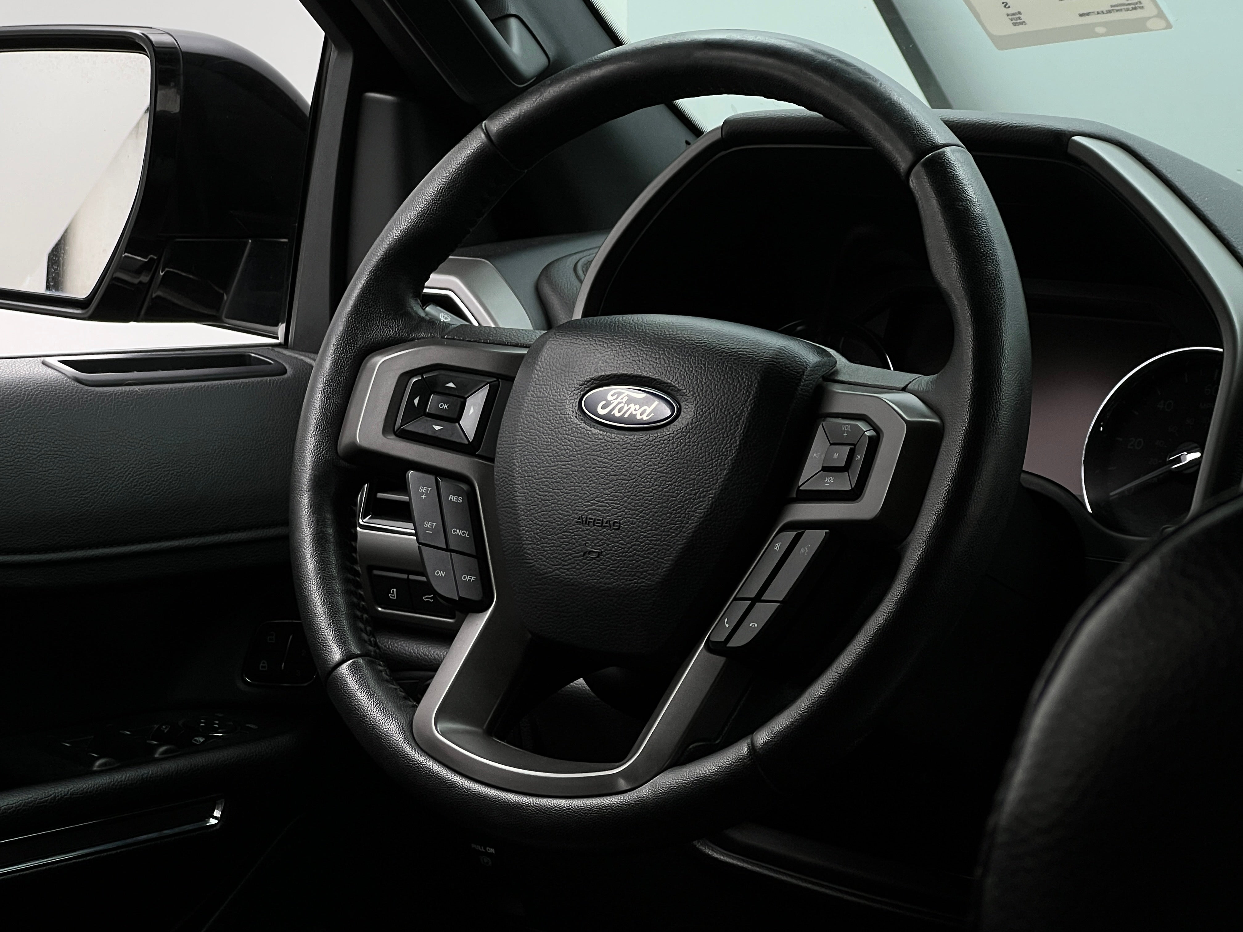 2020 Ford Expedition XLT 4