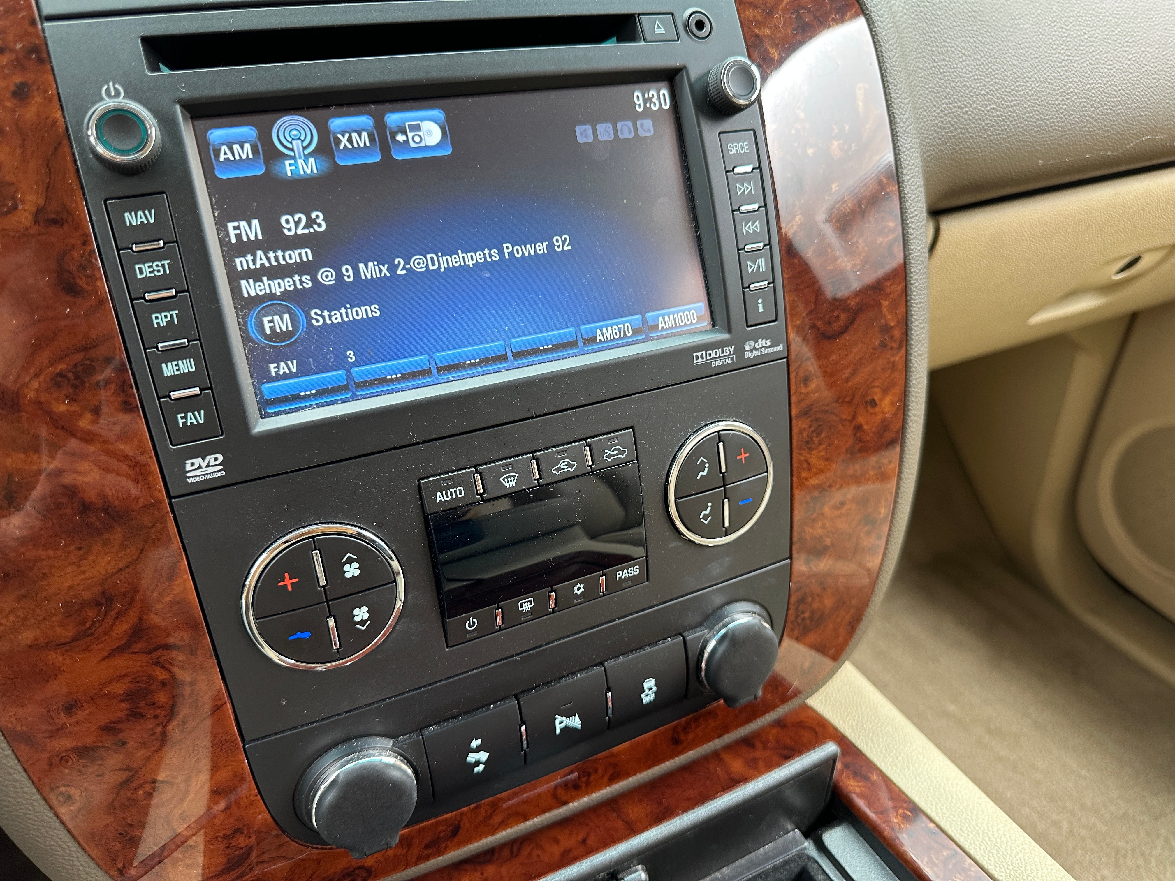 2013 Chevrolet Avalanche 1500 LTZ 3