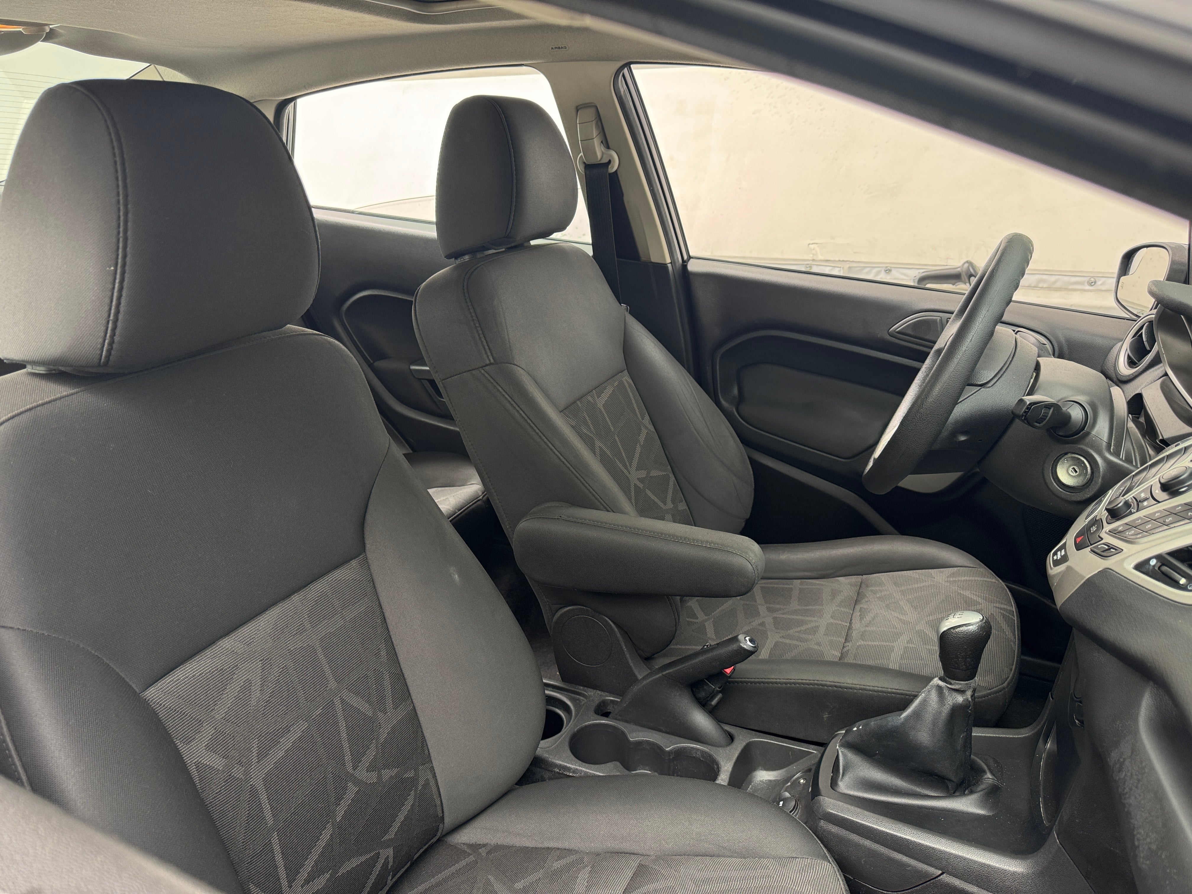 2013 Ford Fiesta SE 2