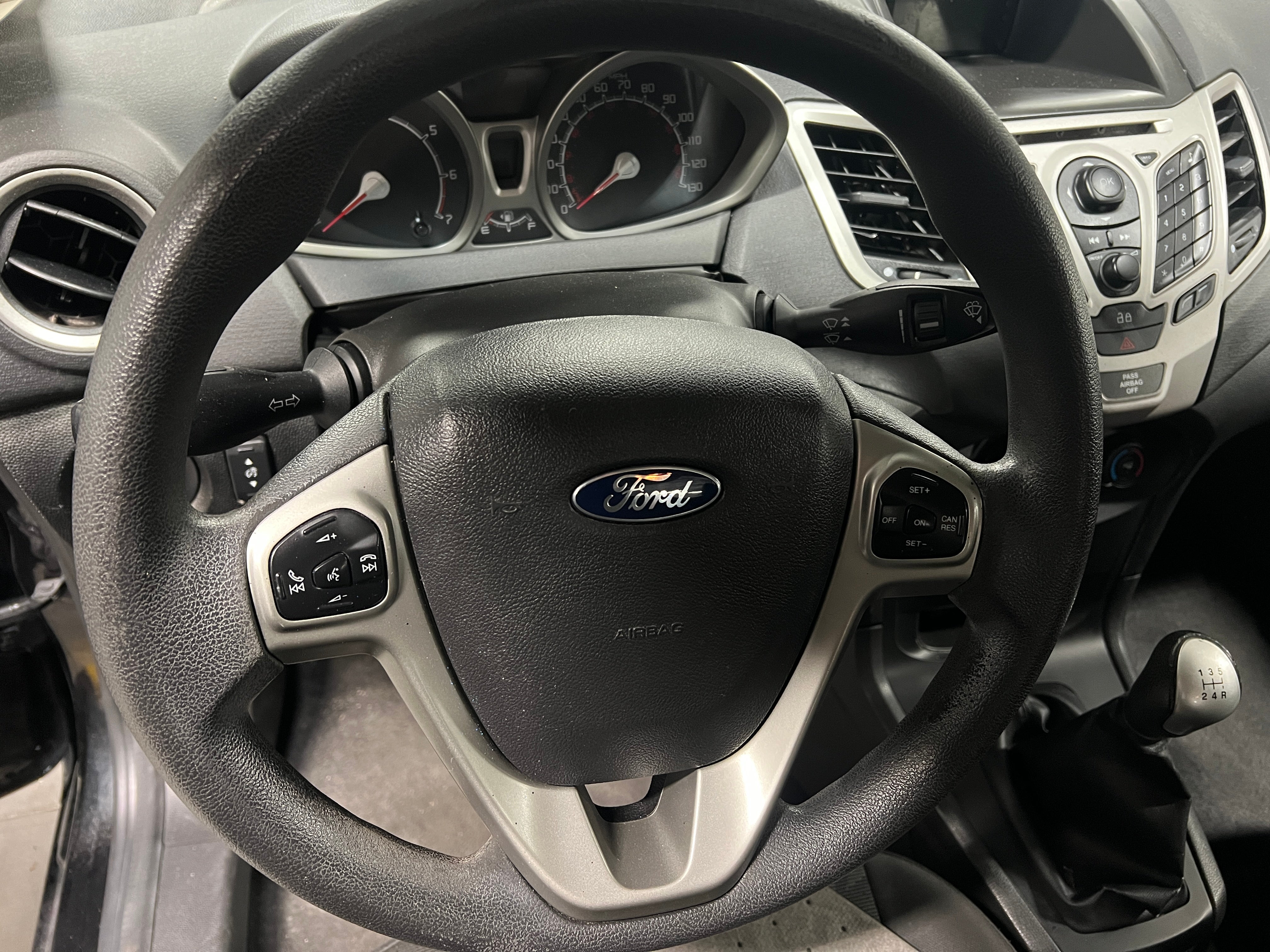 2013 Ford Fiesta SE 5