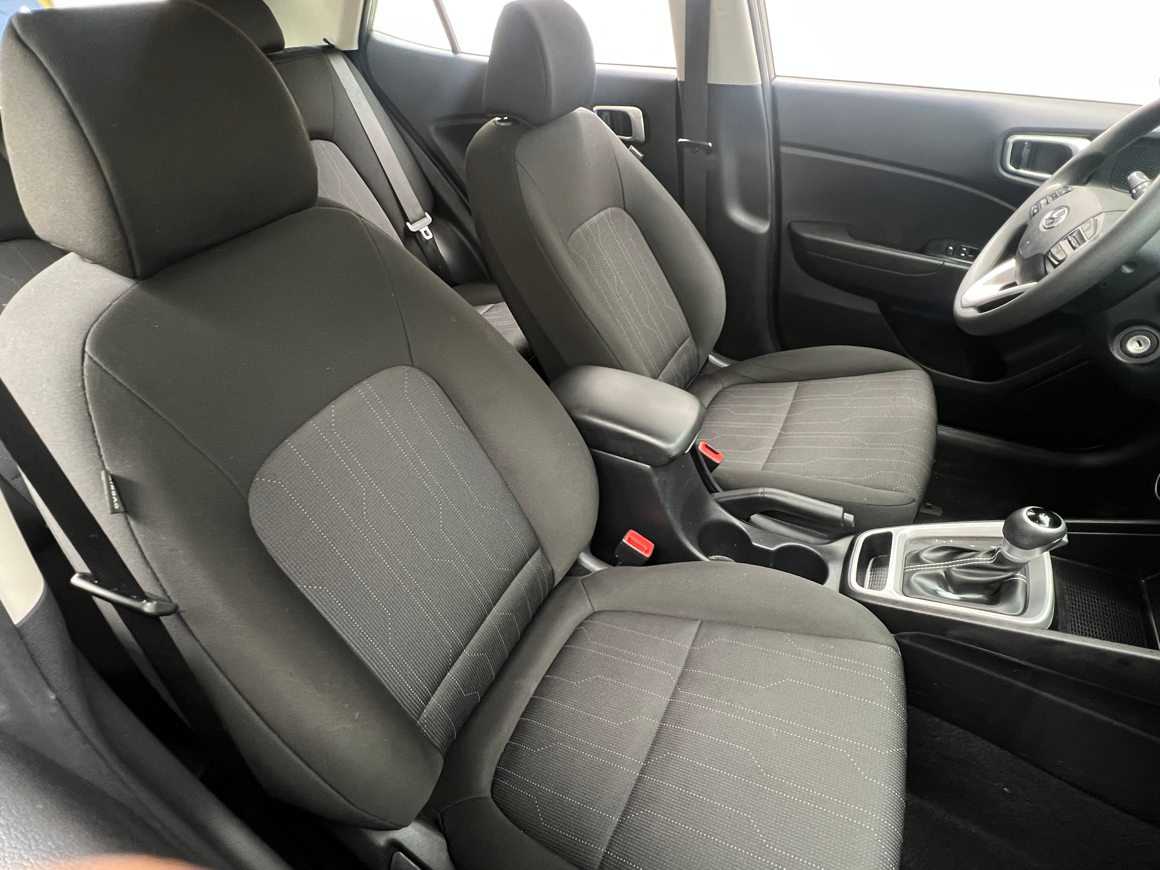 2024 Hyundai Venue SE 2