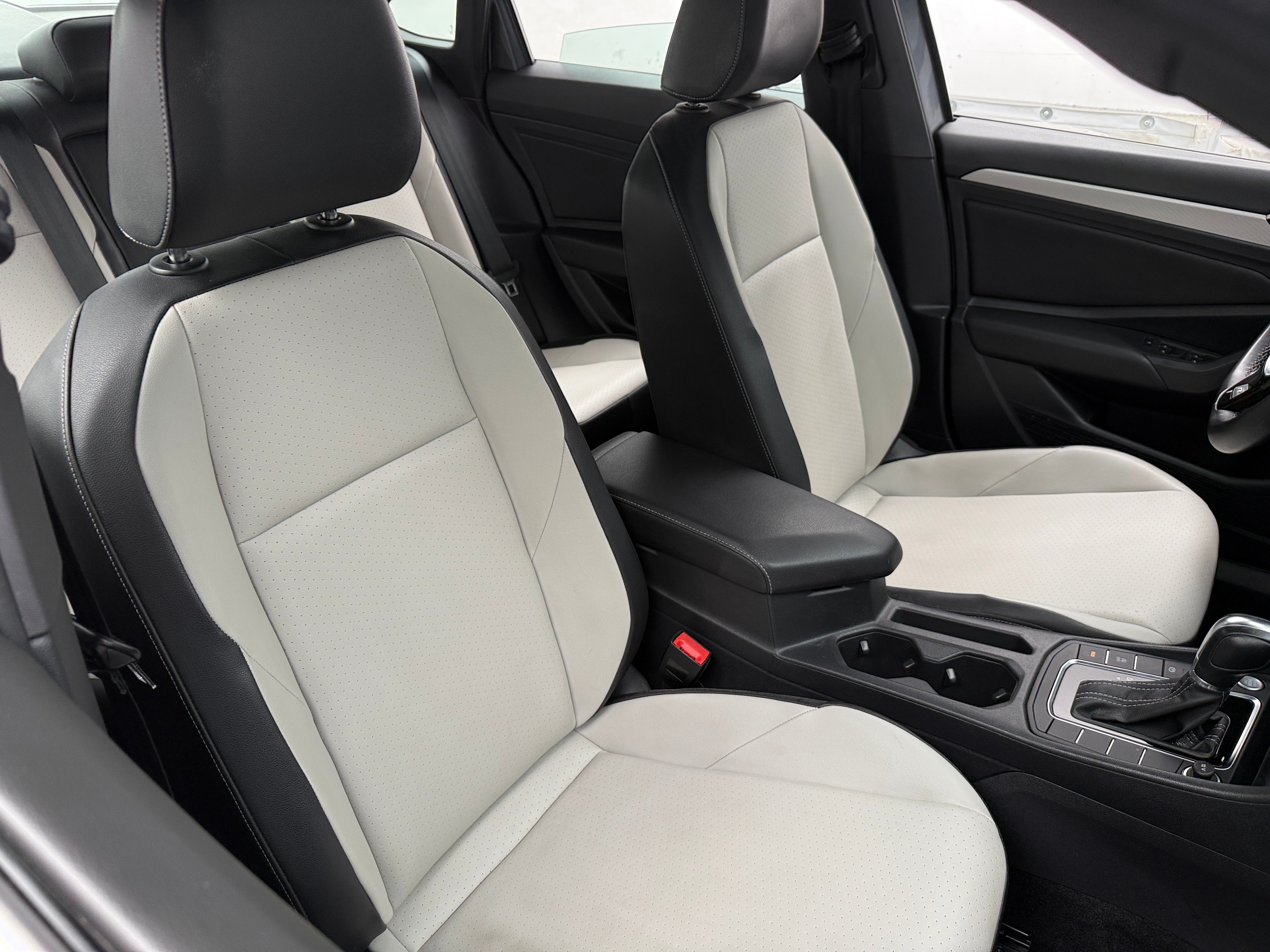 2019 Volkswagen Jetta R-Line 2