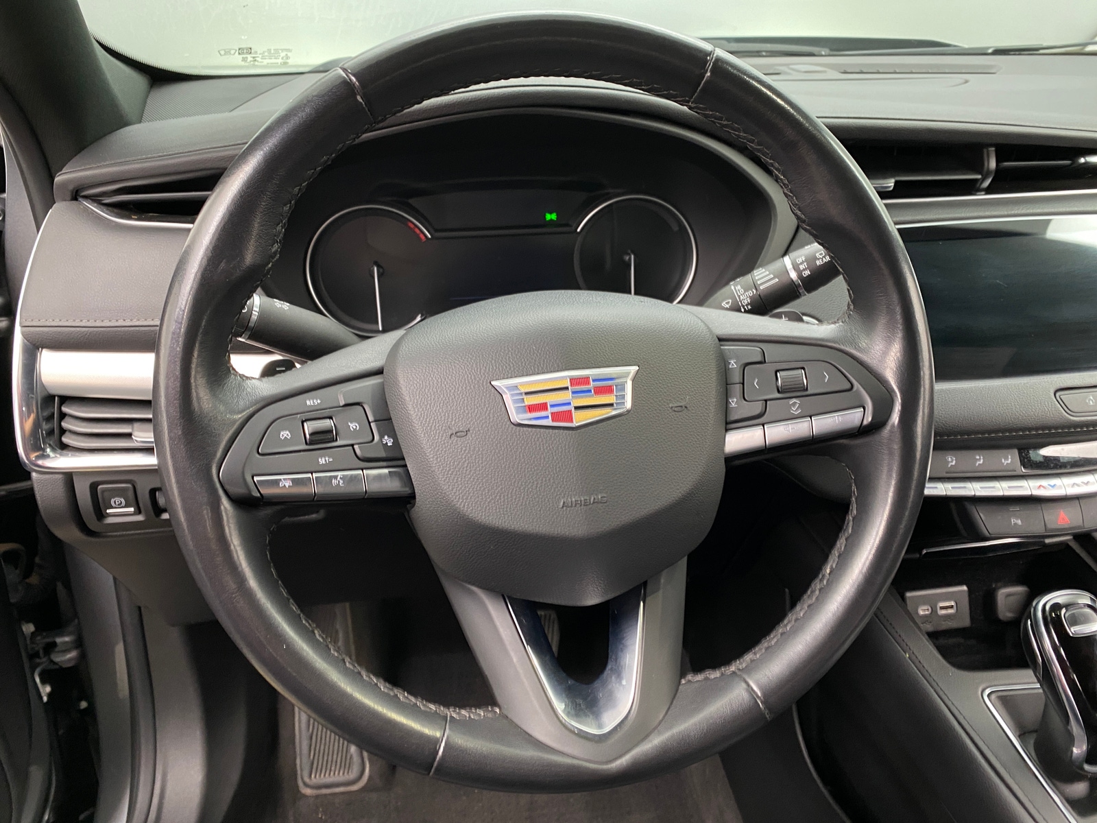 Thumbnail: 2023 Cadillac XT4 - 4