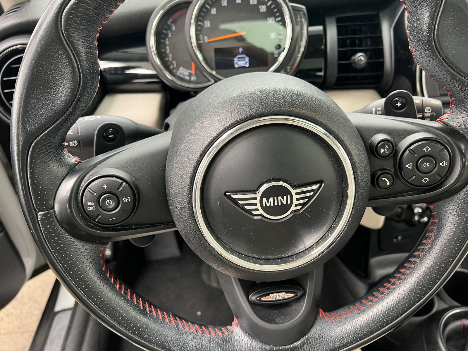 Thumbnail: 2019 MINI Cooper Hardtop - 4