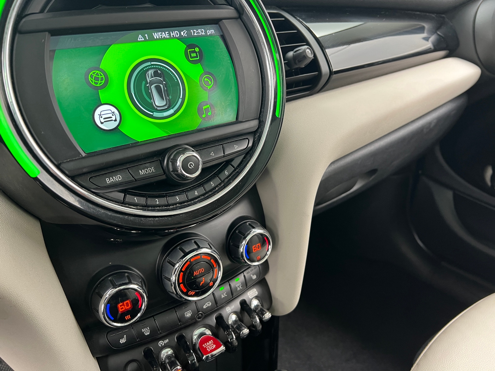 Thumbnail: 2019 MINI Cooper Hardtop - 3