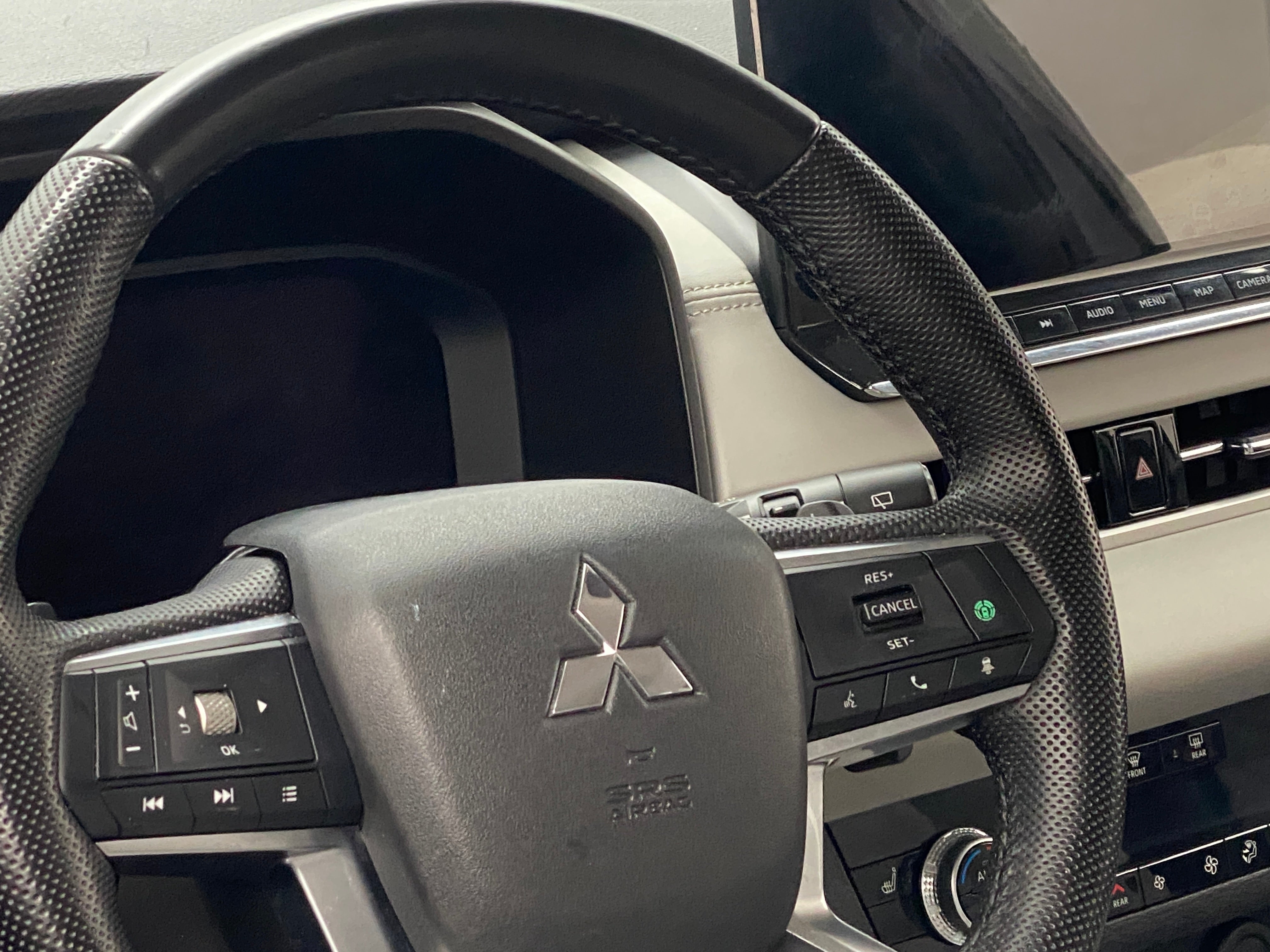 2023 Mitsubishi Outlander SEL 4
