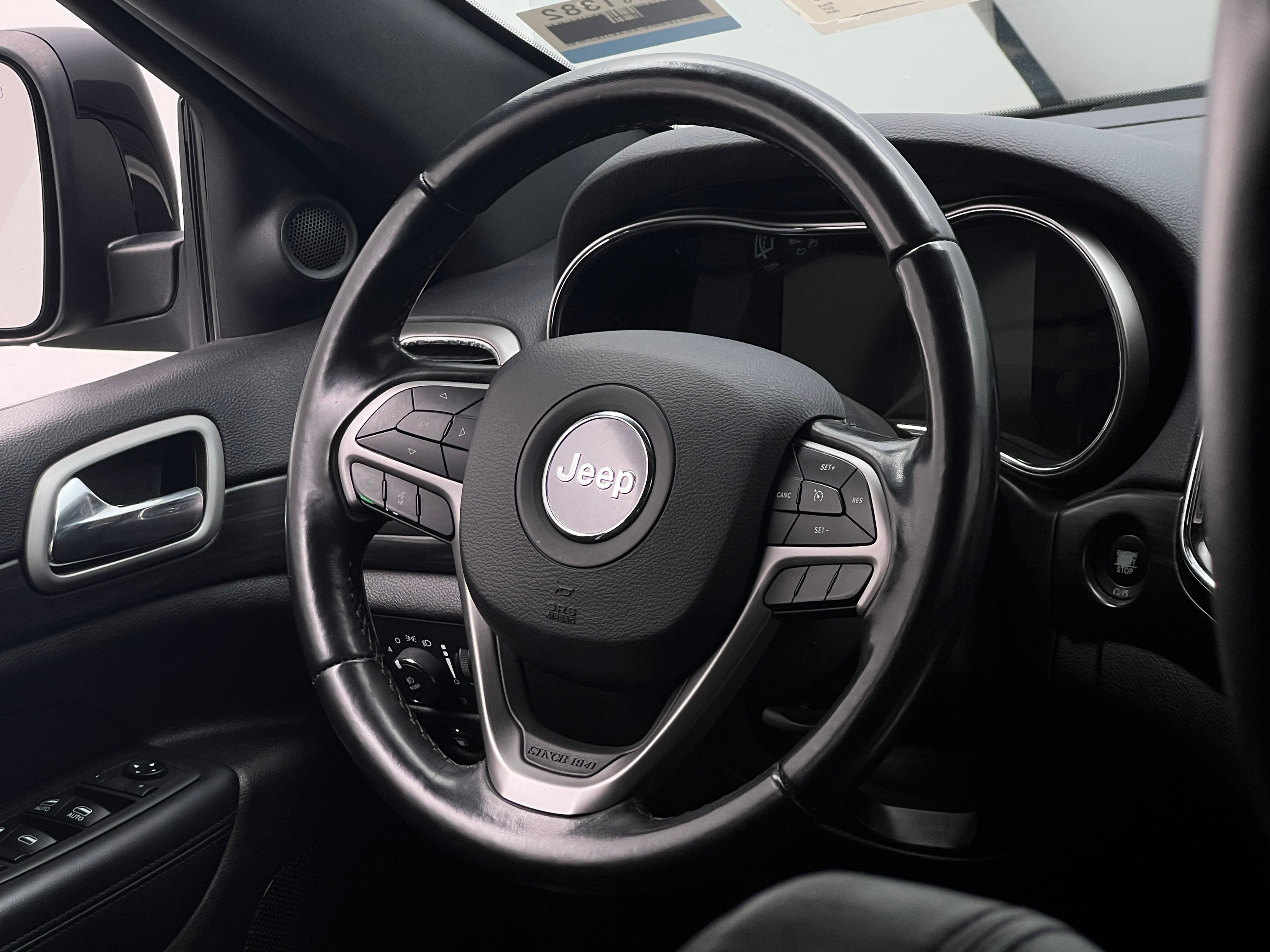 2020 Jeep Grand Cherokee Laredo 5