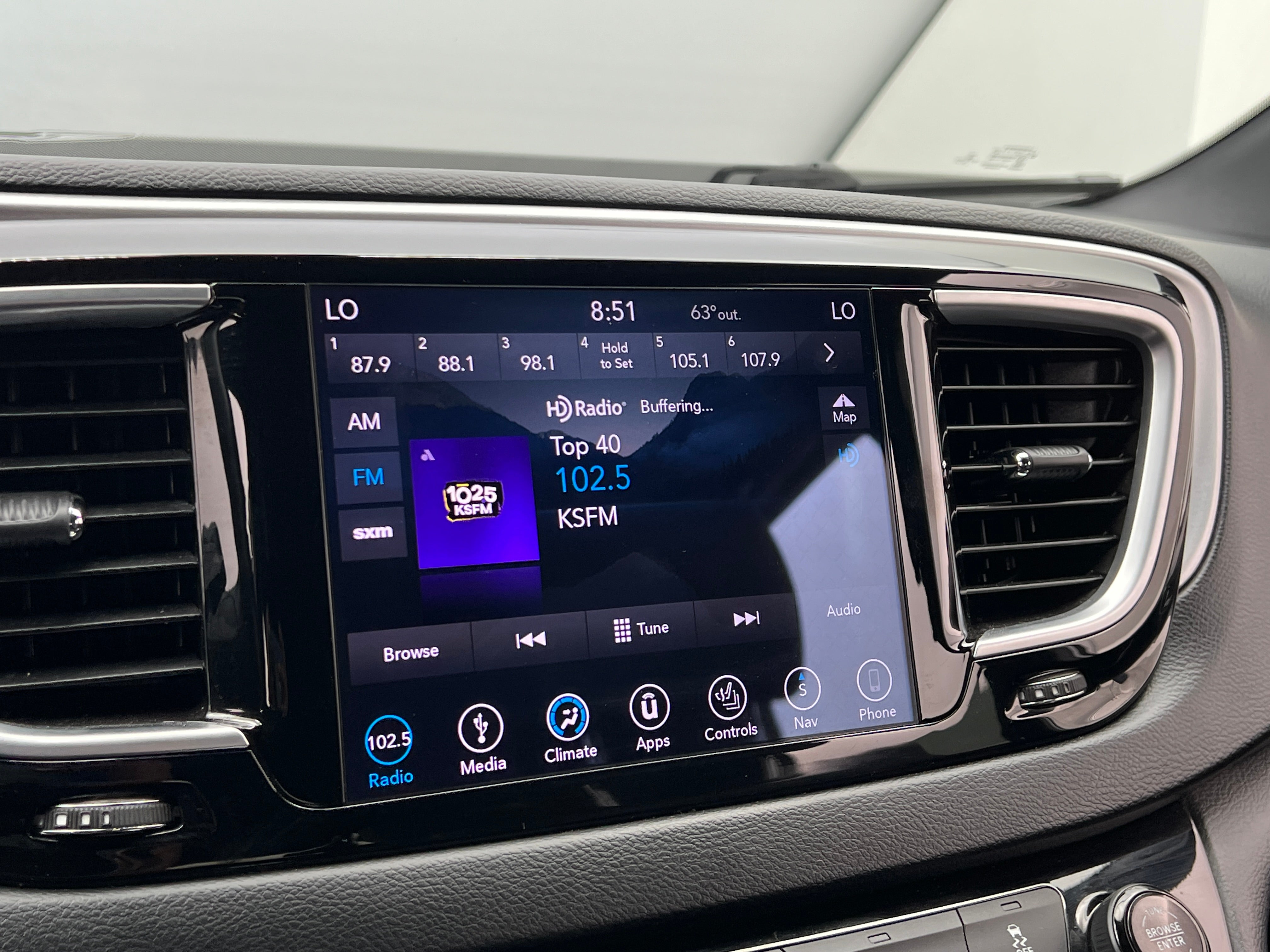 2019 Chrysler Pacifica  3