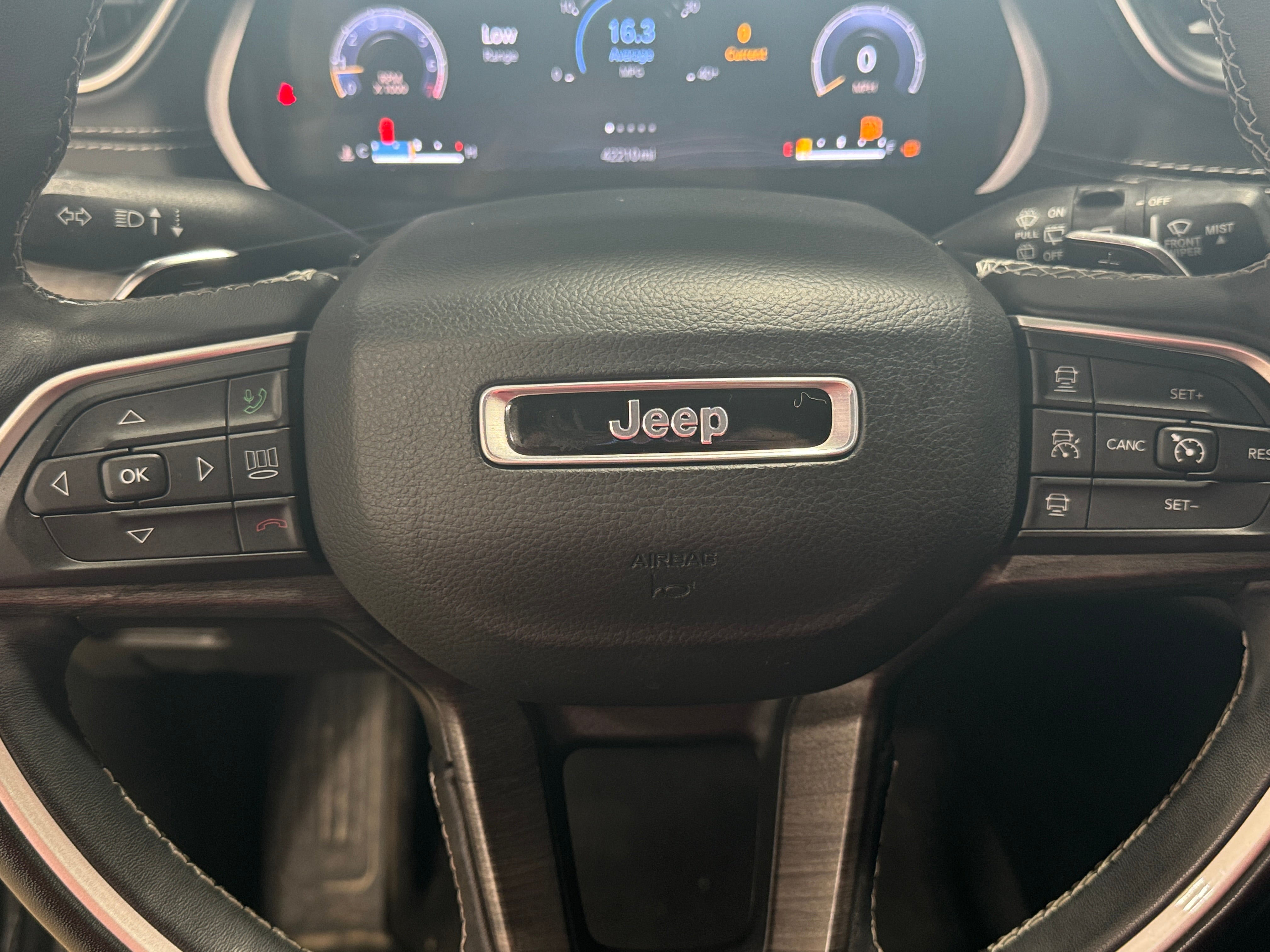 2022 Jeep Grand Cherokee Limited Edition 4