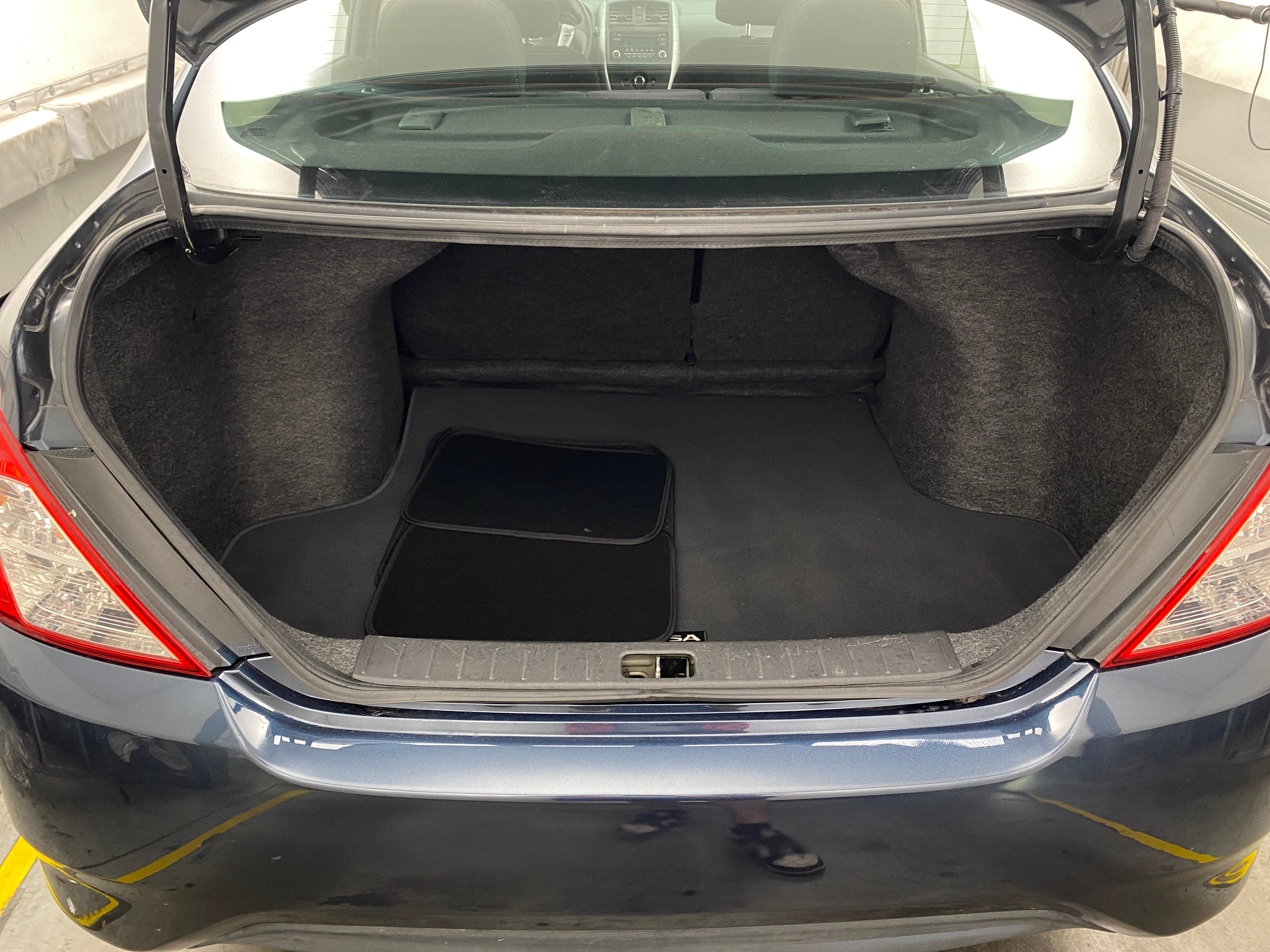 2017 Nissan Versa SV 7