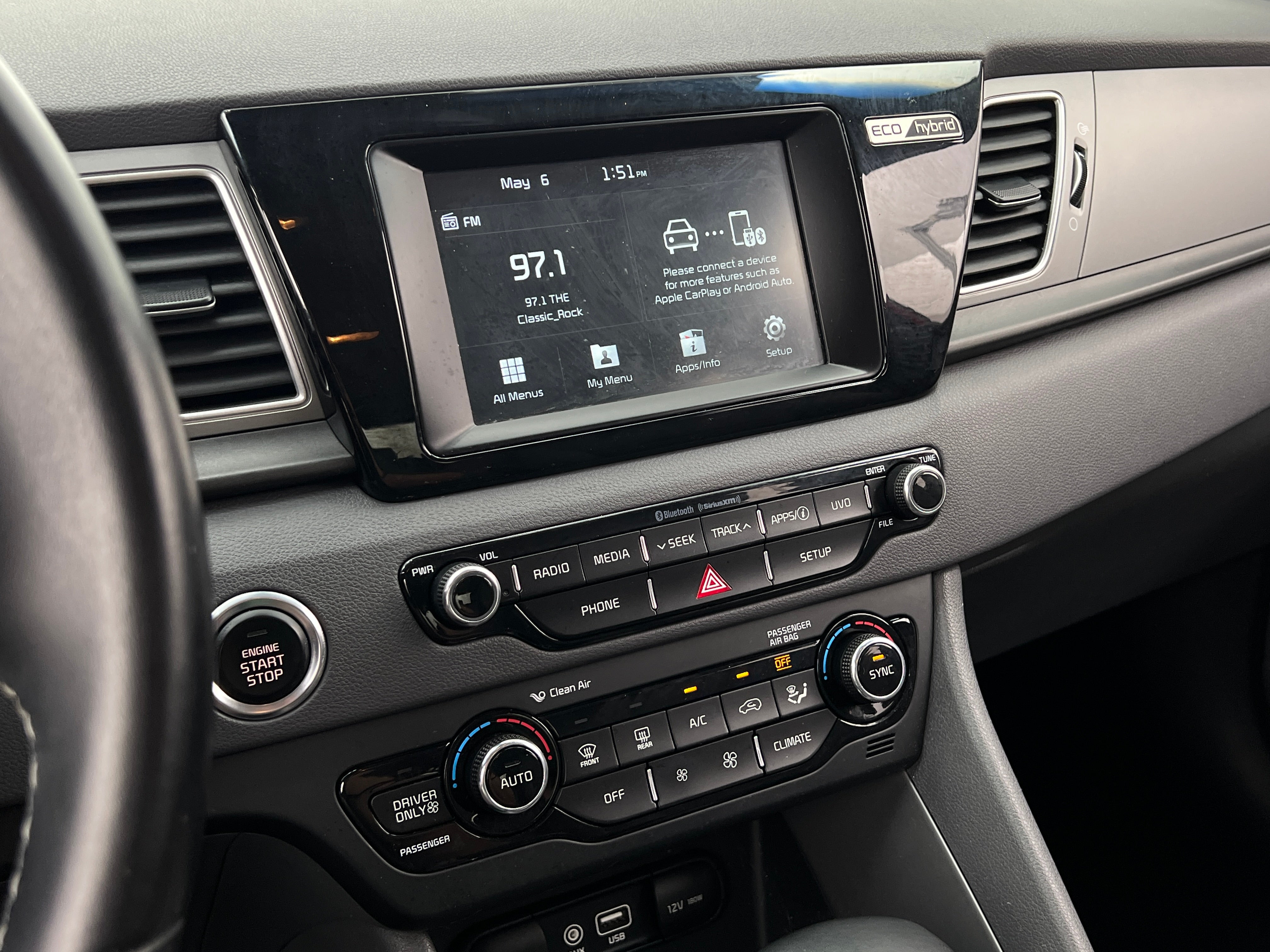 2017 Kia Niro LX 4