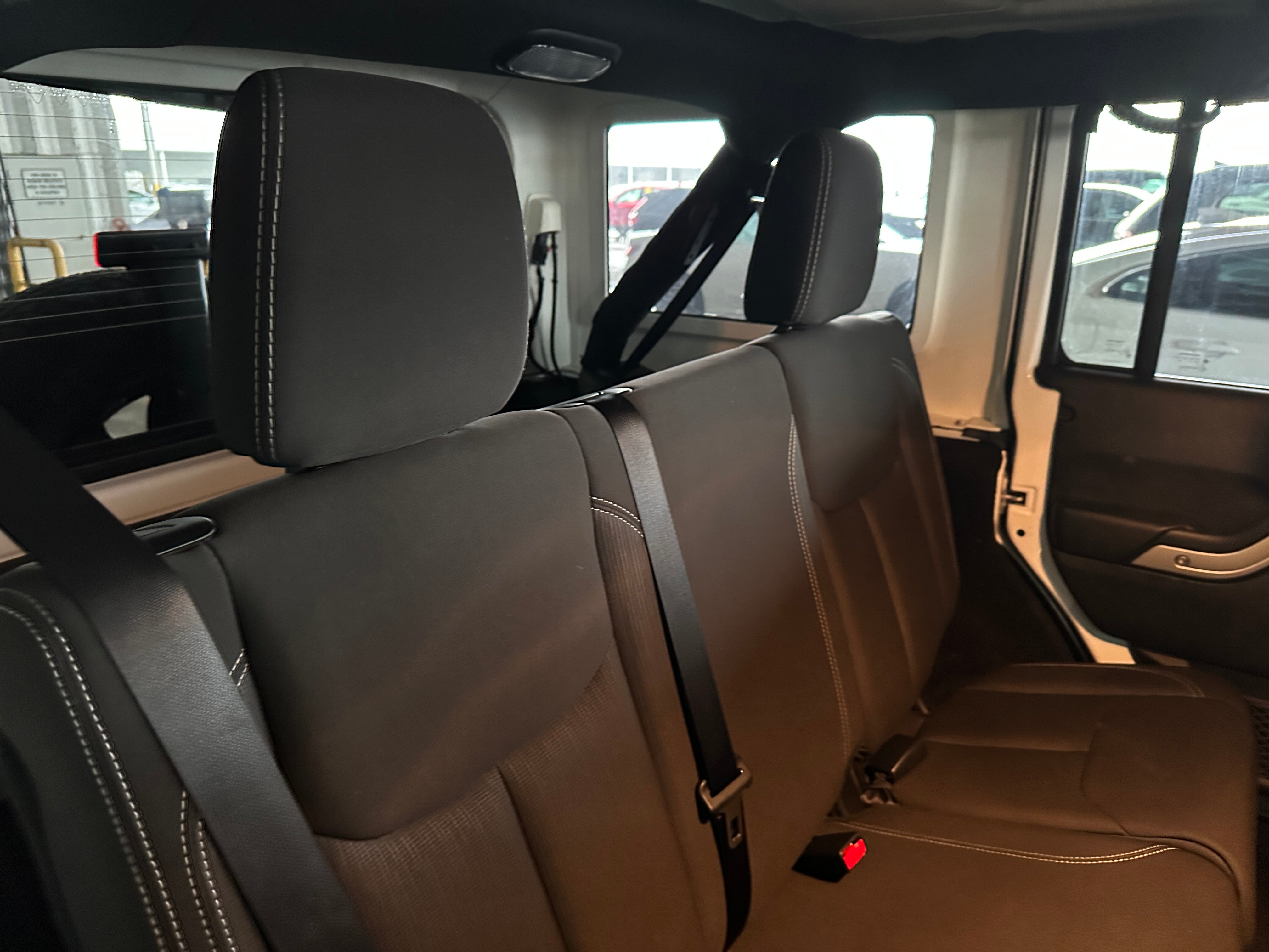 2017 Jeep Wrangler Unlimited Sahara 6