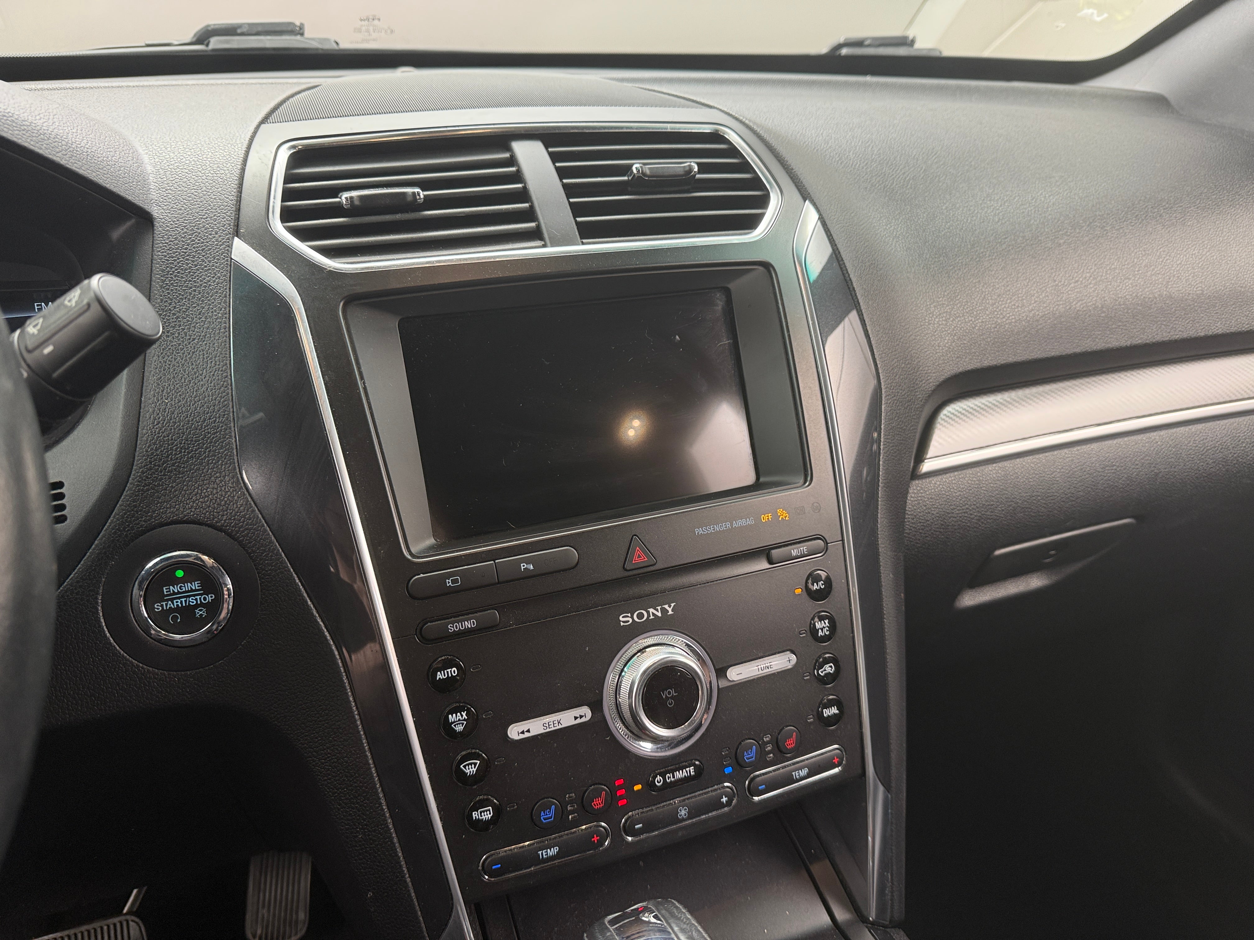 2019 Ford Explorer Sport 3