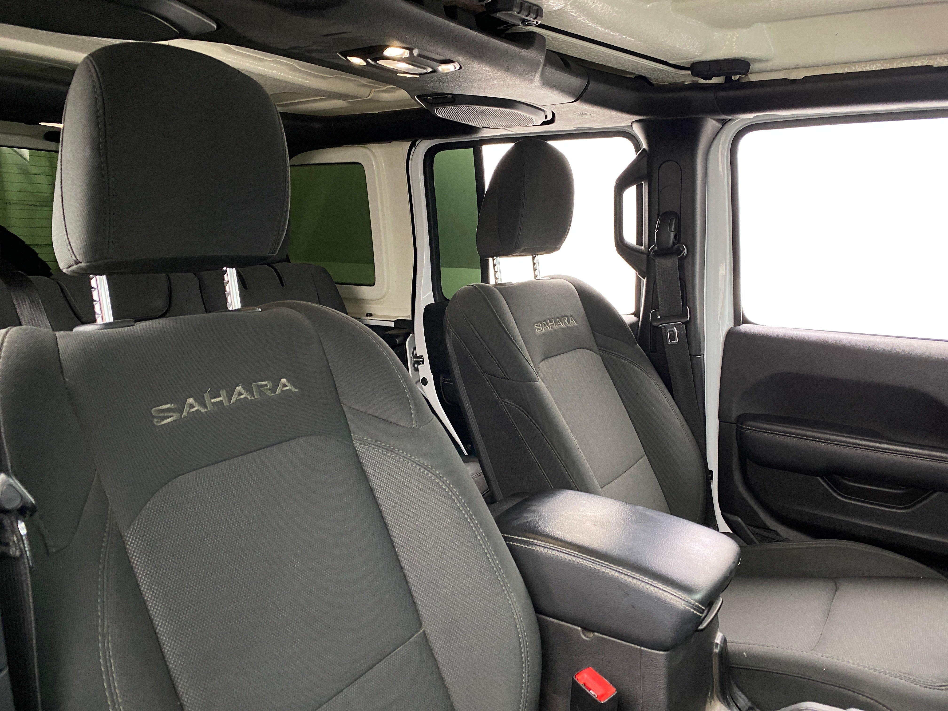 2020 Jeep Wrangler Unlimited Sahara 2