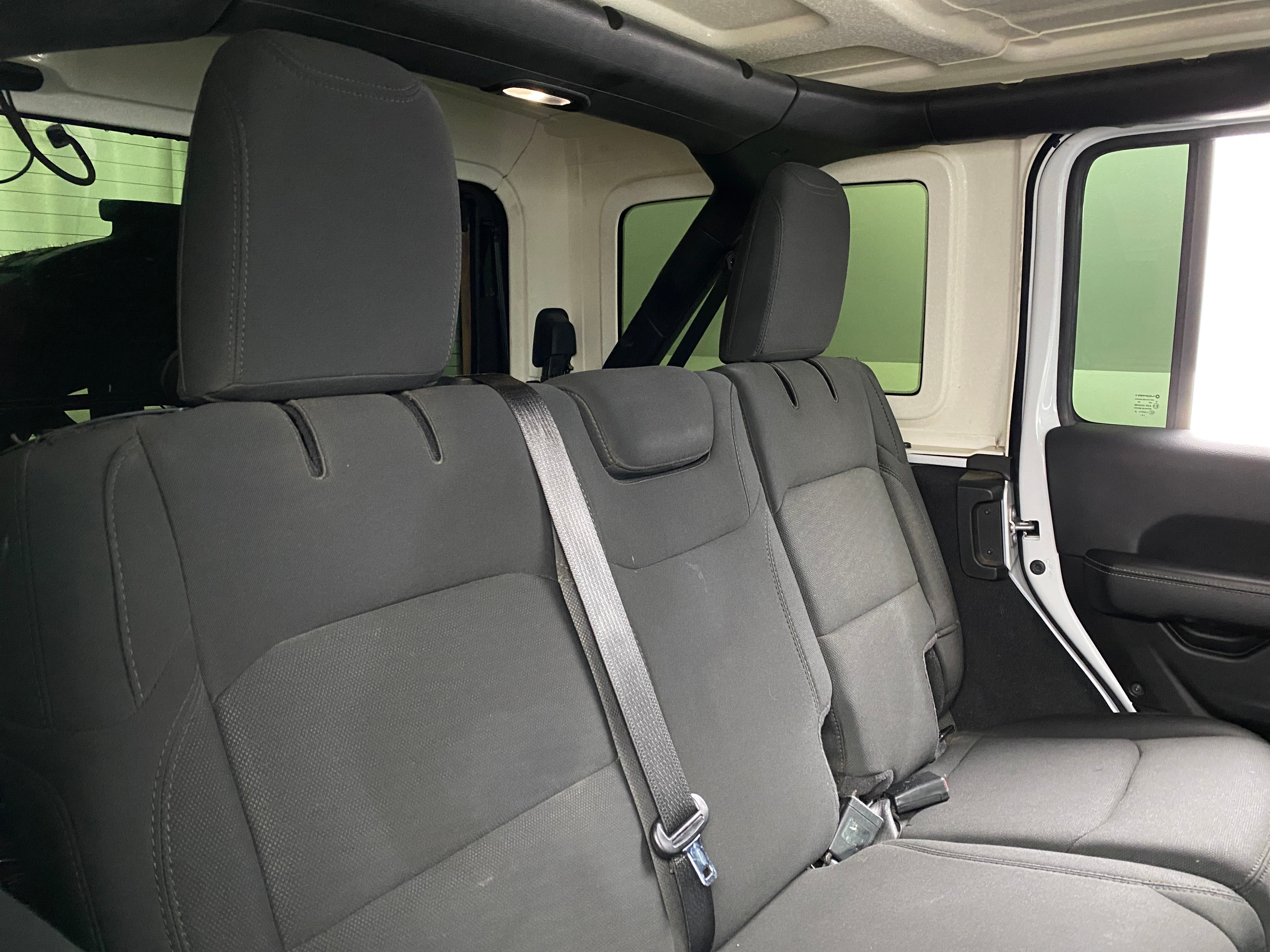 2020 Jeep Wrangler Unlimited Sahara 6
