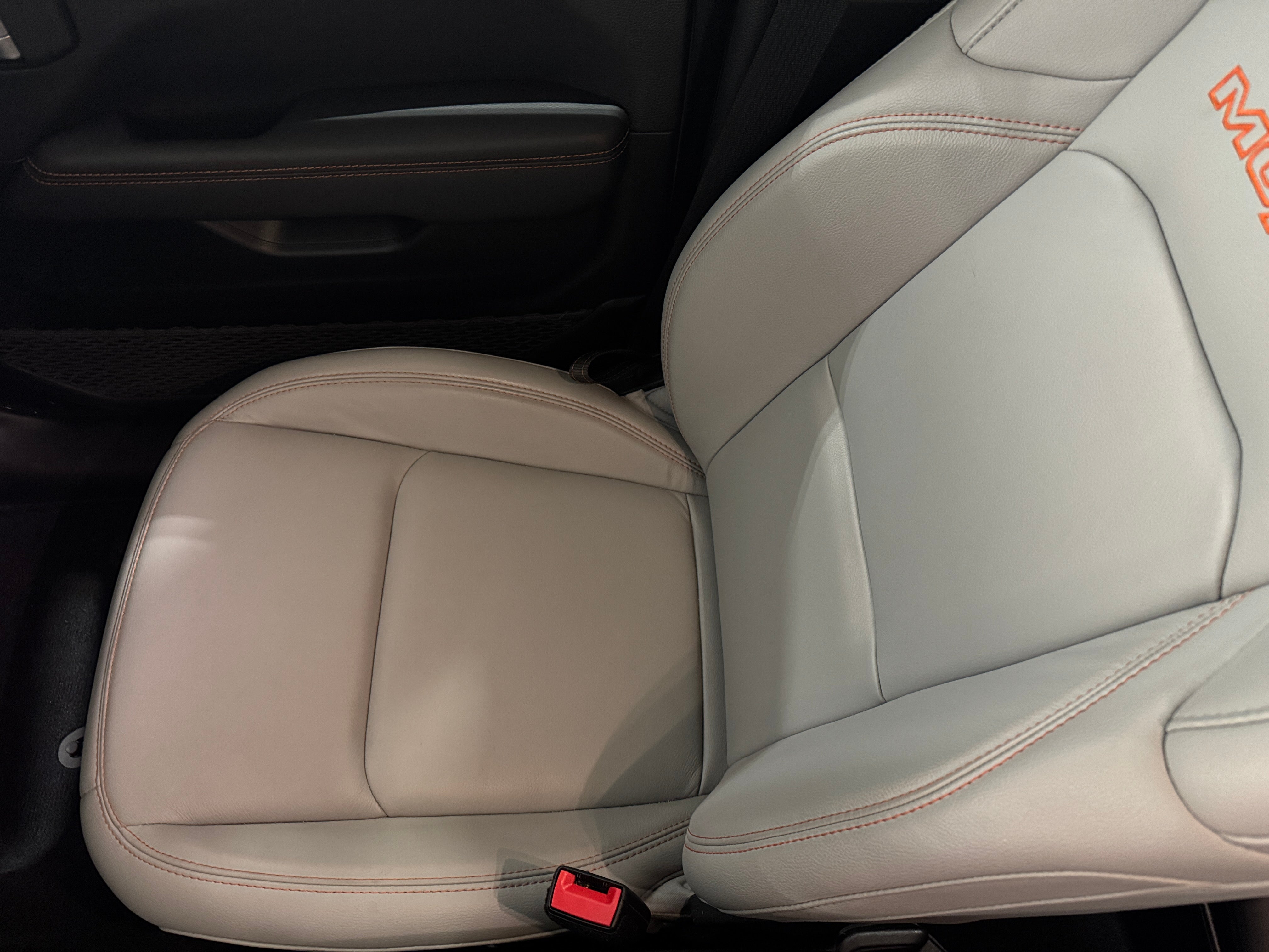 2021 Jeep Gladiator Mojave 2