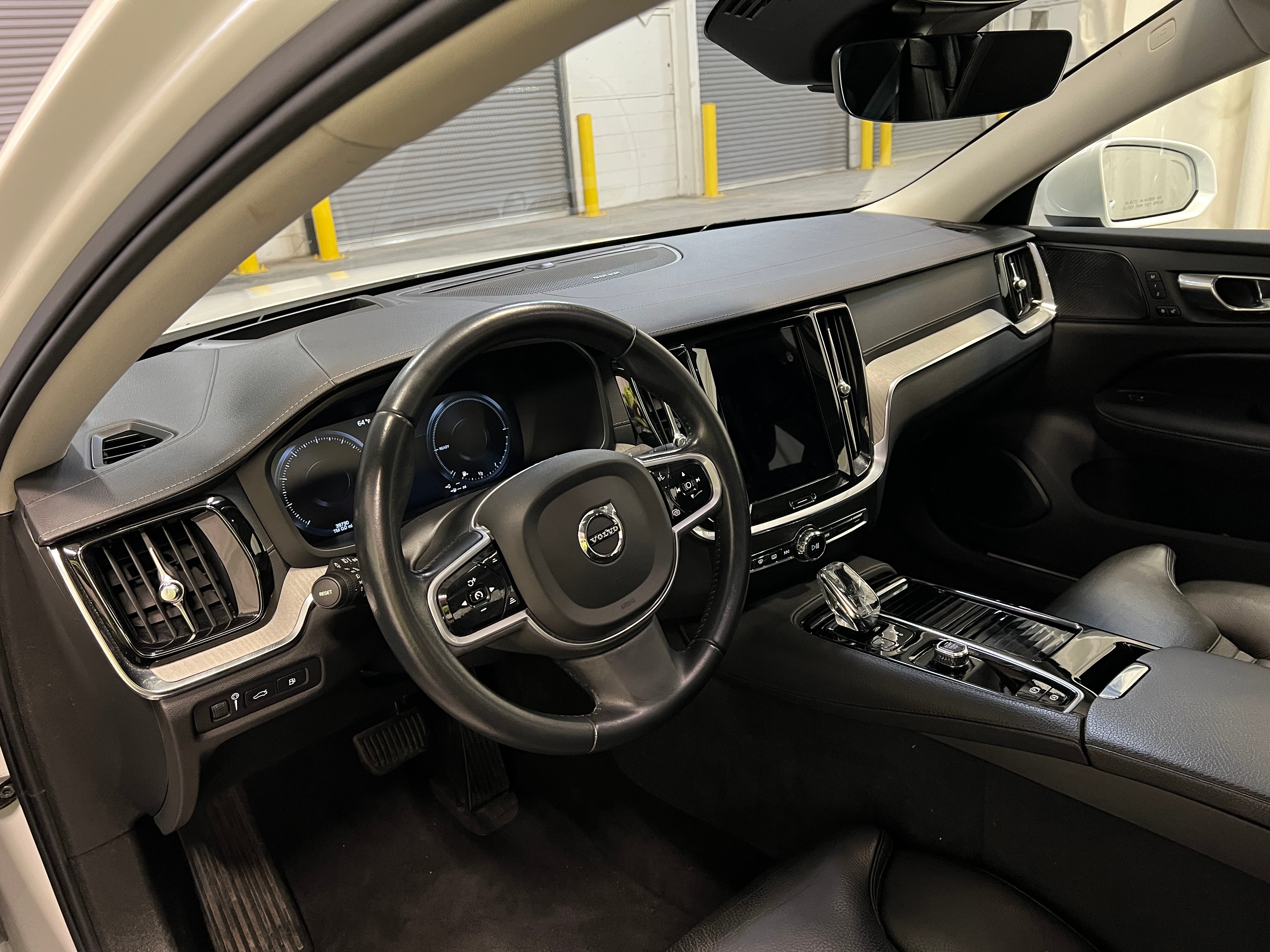 2022 Volvo S60 T8 Inscription 2
