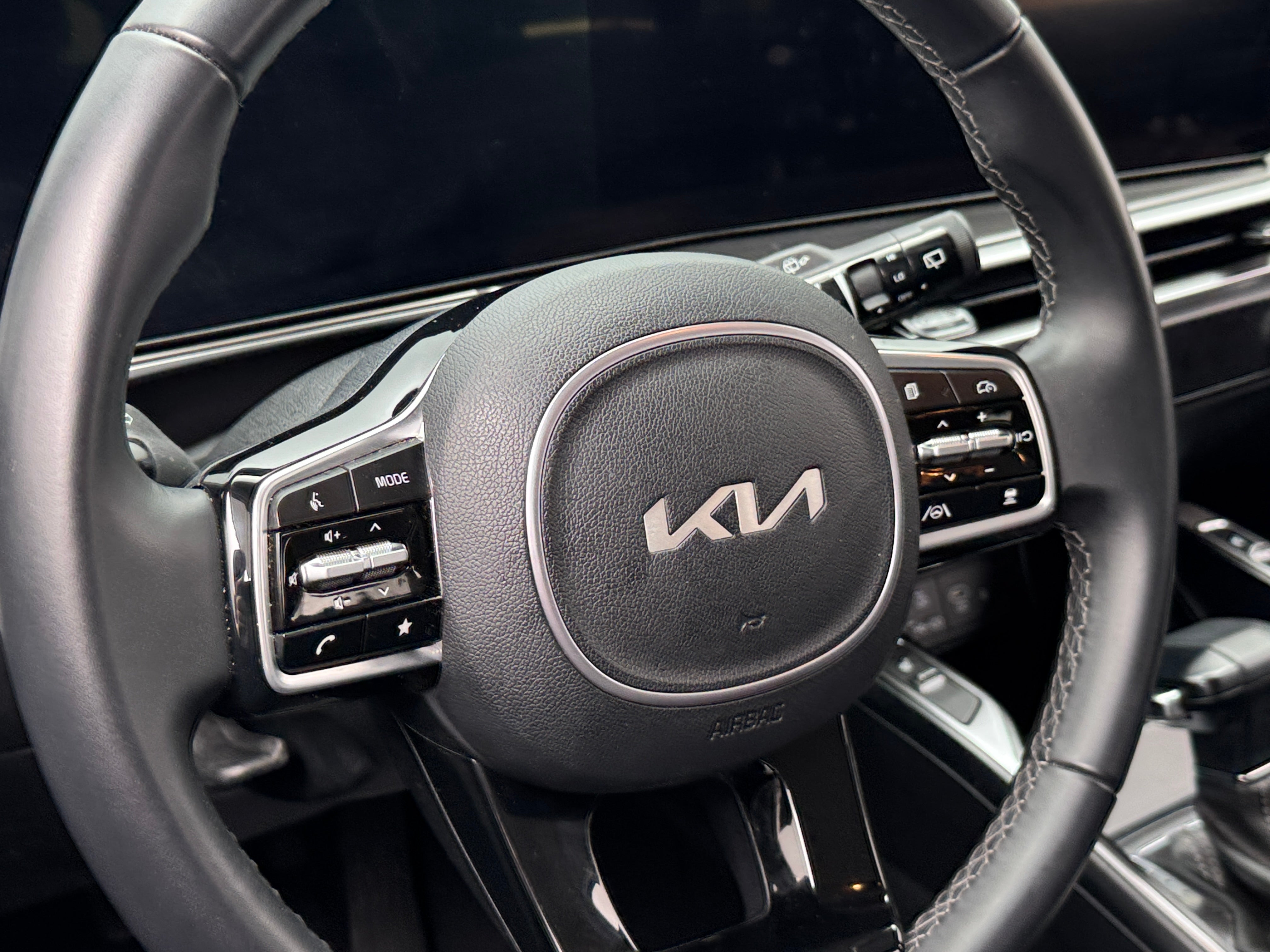 2024 Kia Sorento S 4