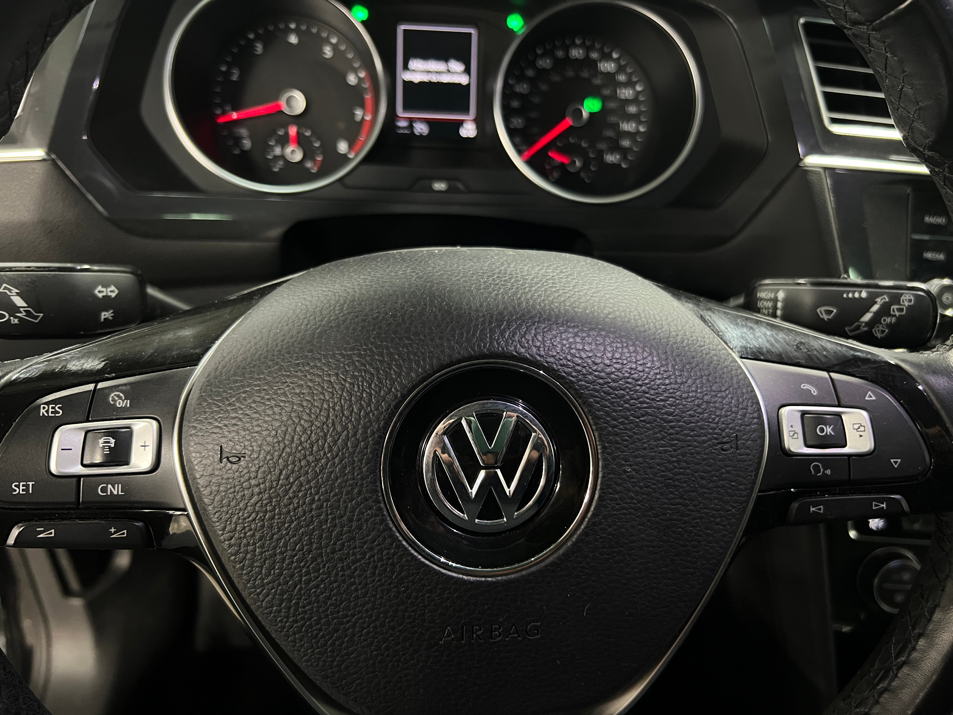 2018 Volkswagen Tiguan SEL 4