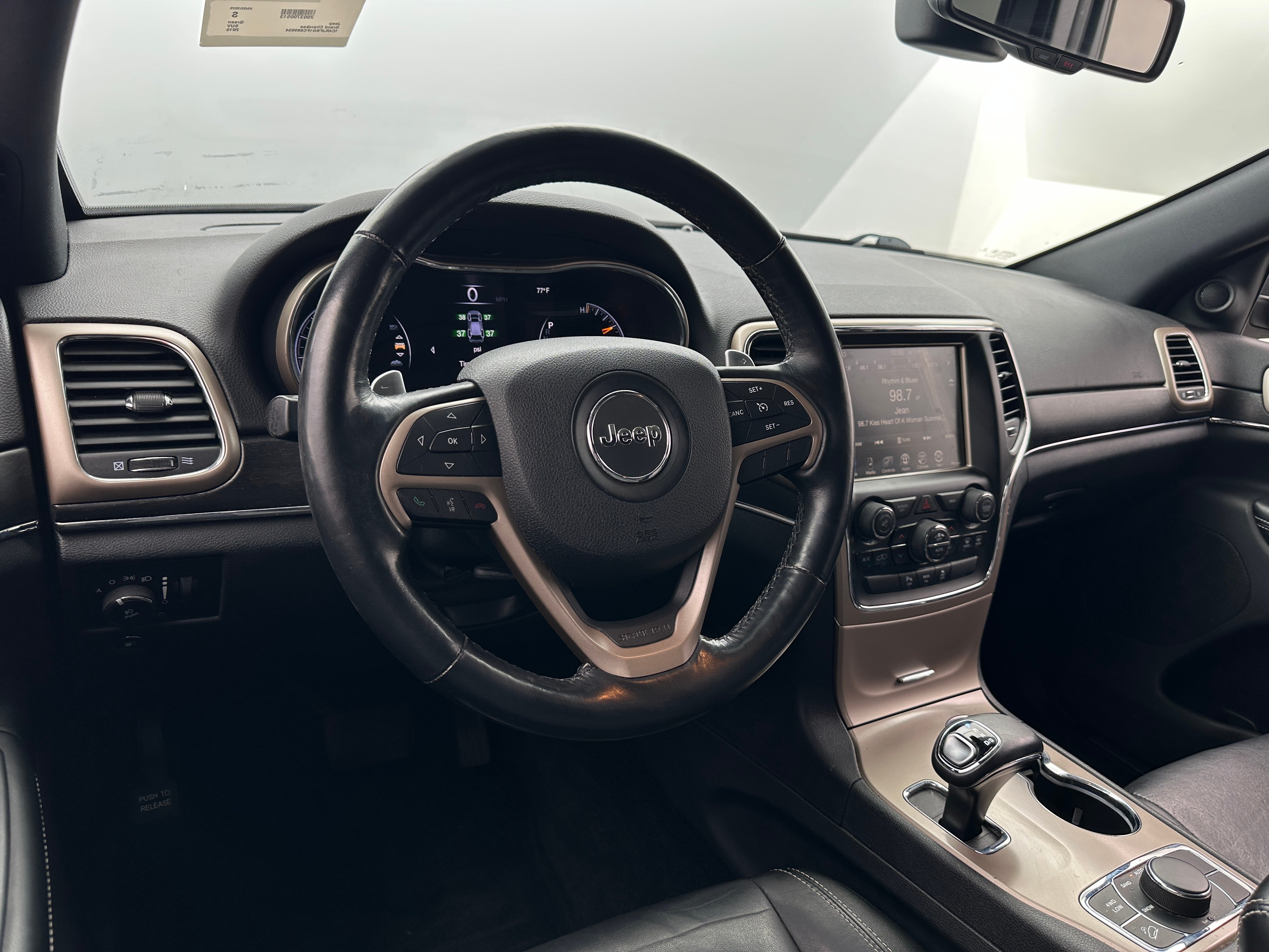 2015 Jeep Grand Cherokee Limited Edition 2