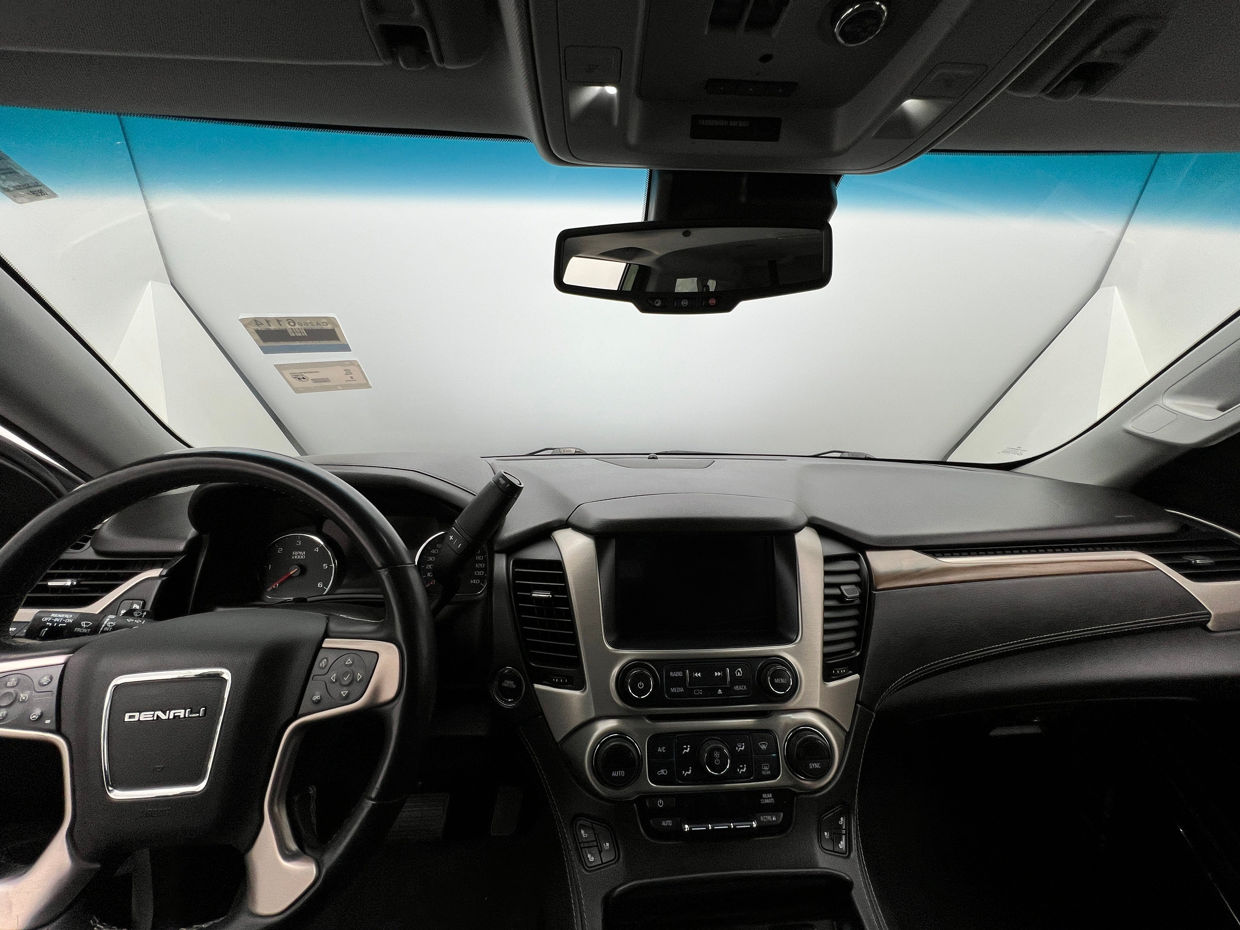 2020 GMC Yukon XL Denali 2