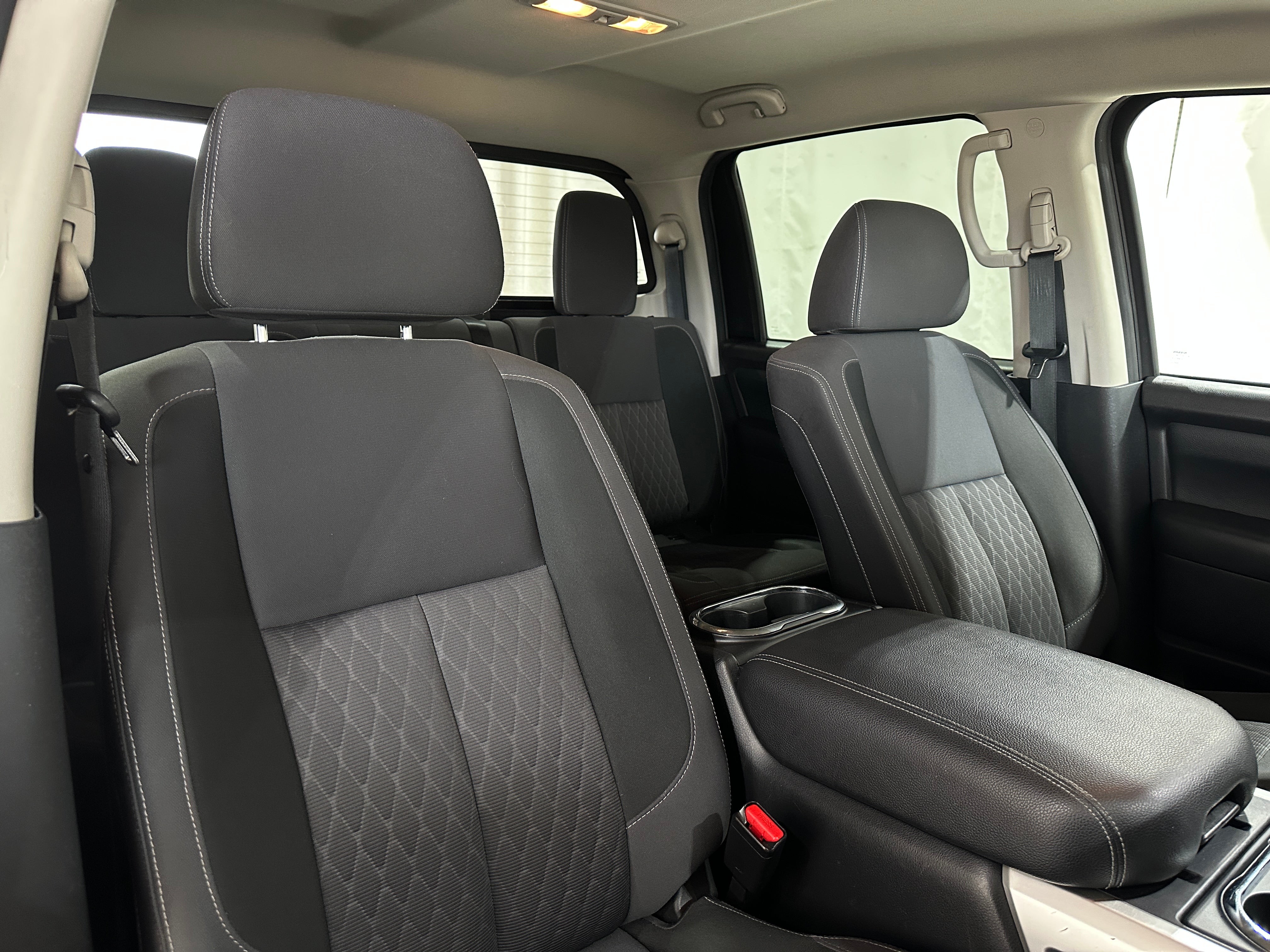 2021 Nissan Titan SV 2