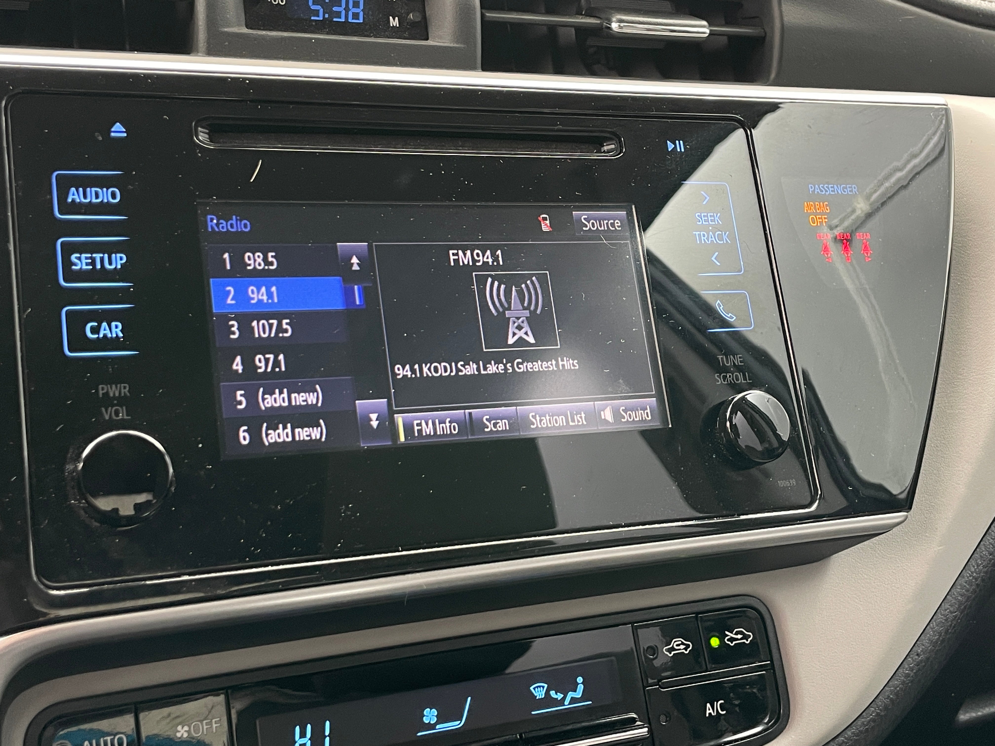 2019 Toyota Corolla LE 4
