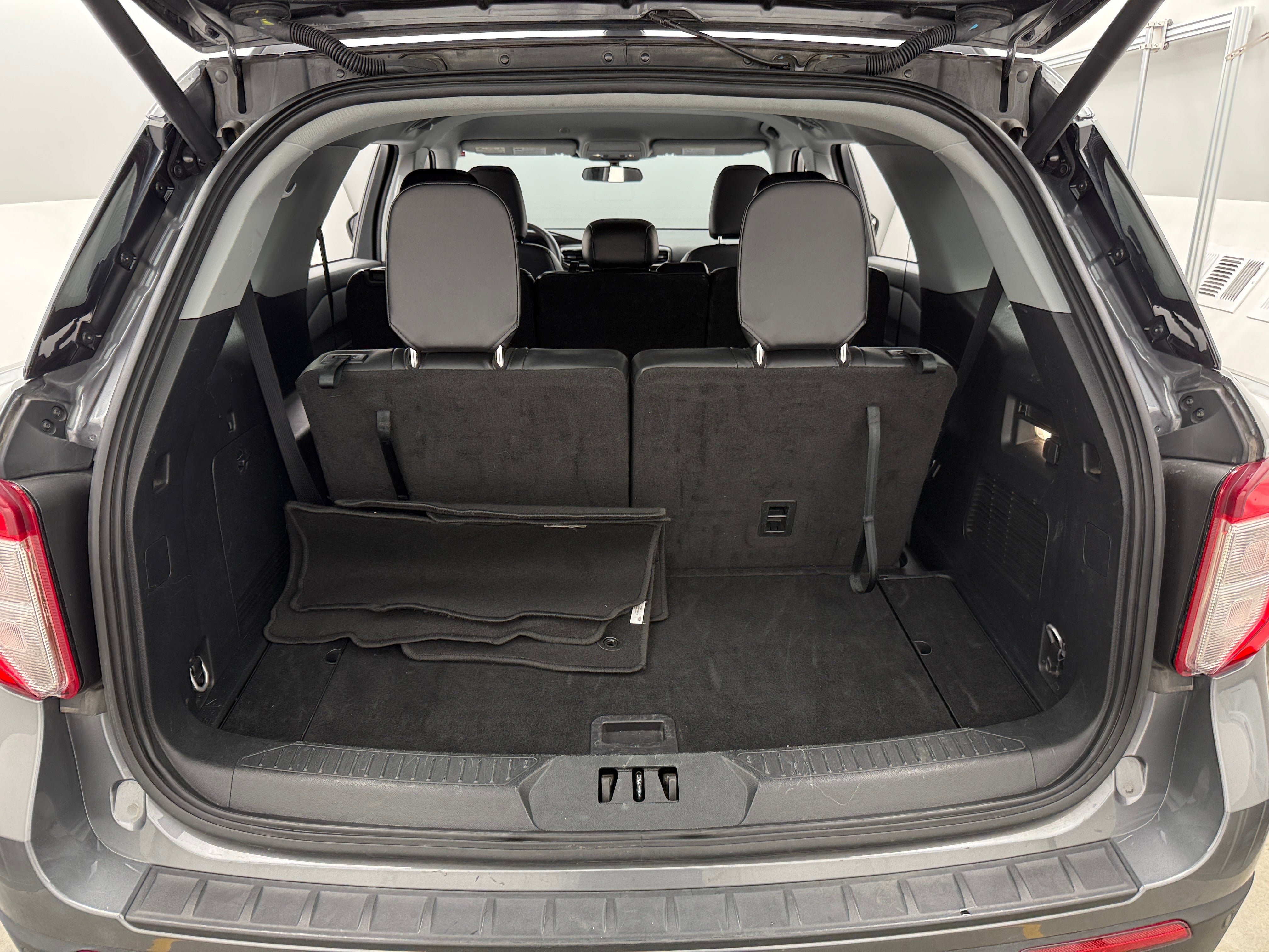 2024 Ford Explorer XLT 7