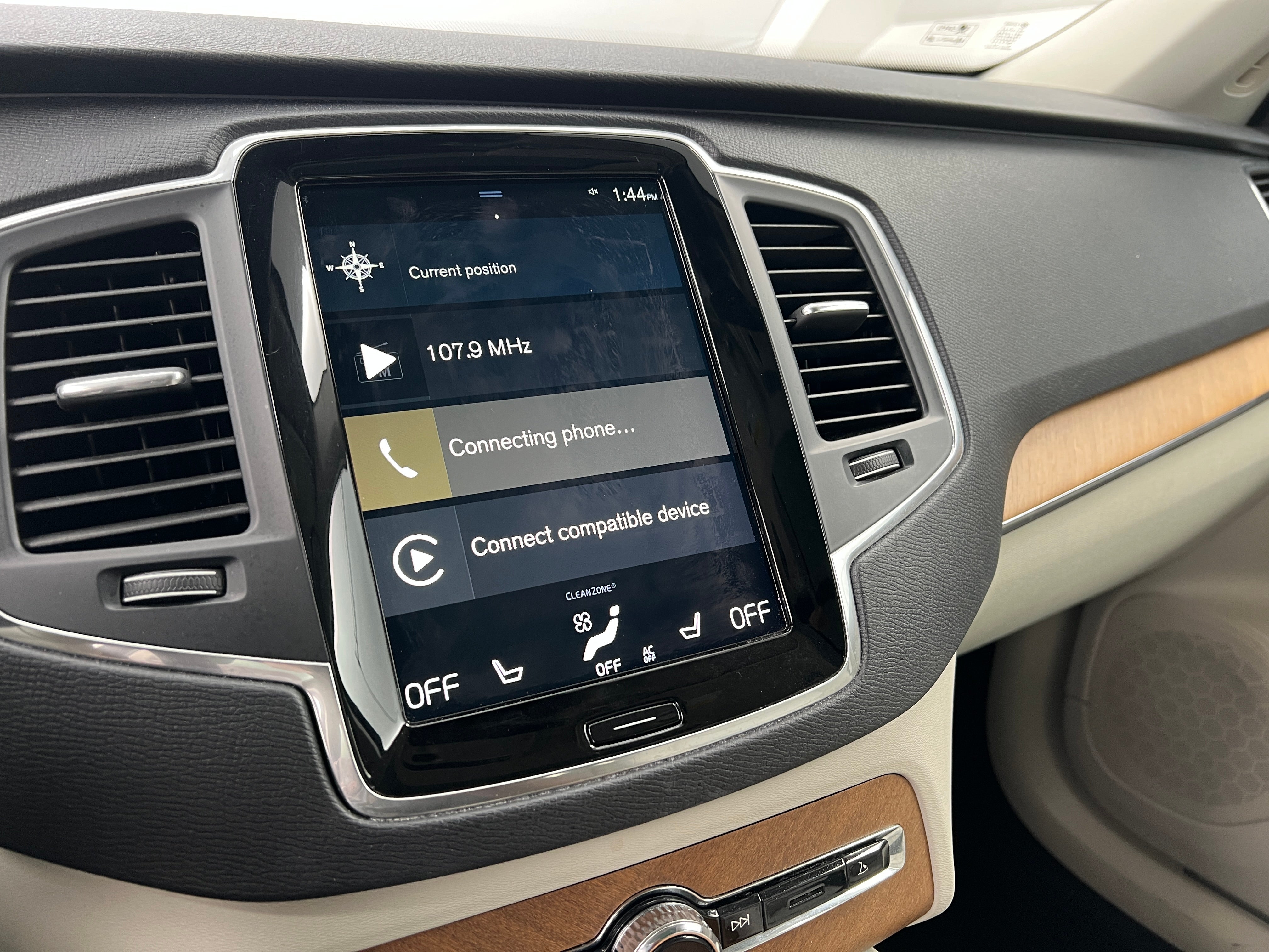 2021 Volvo XC90 T6 Momentum 3