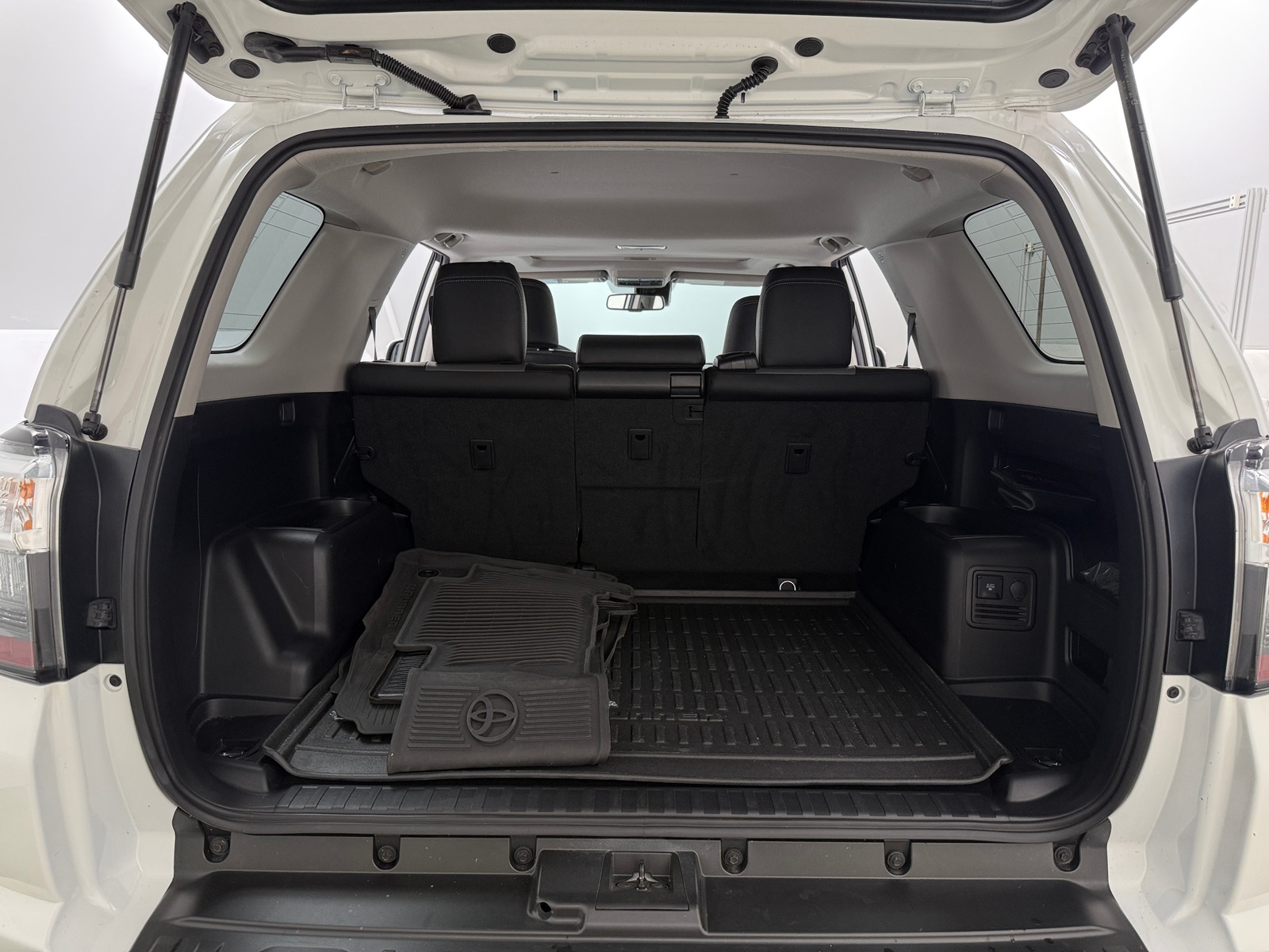 Thumbnail: 2022 Toyota 4Runner - 6