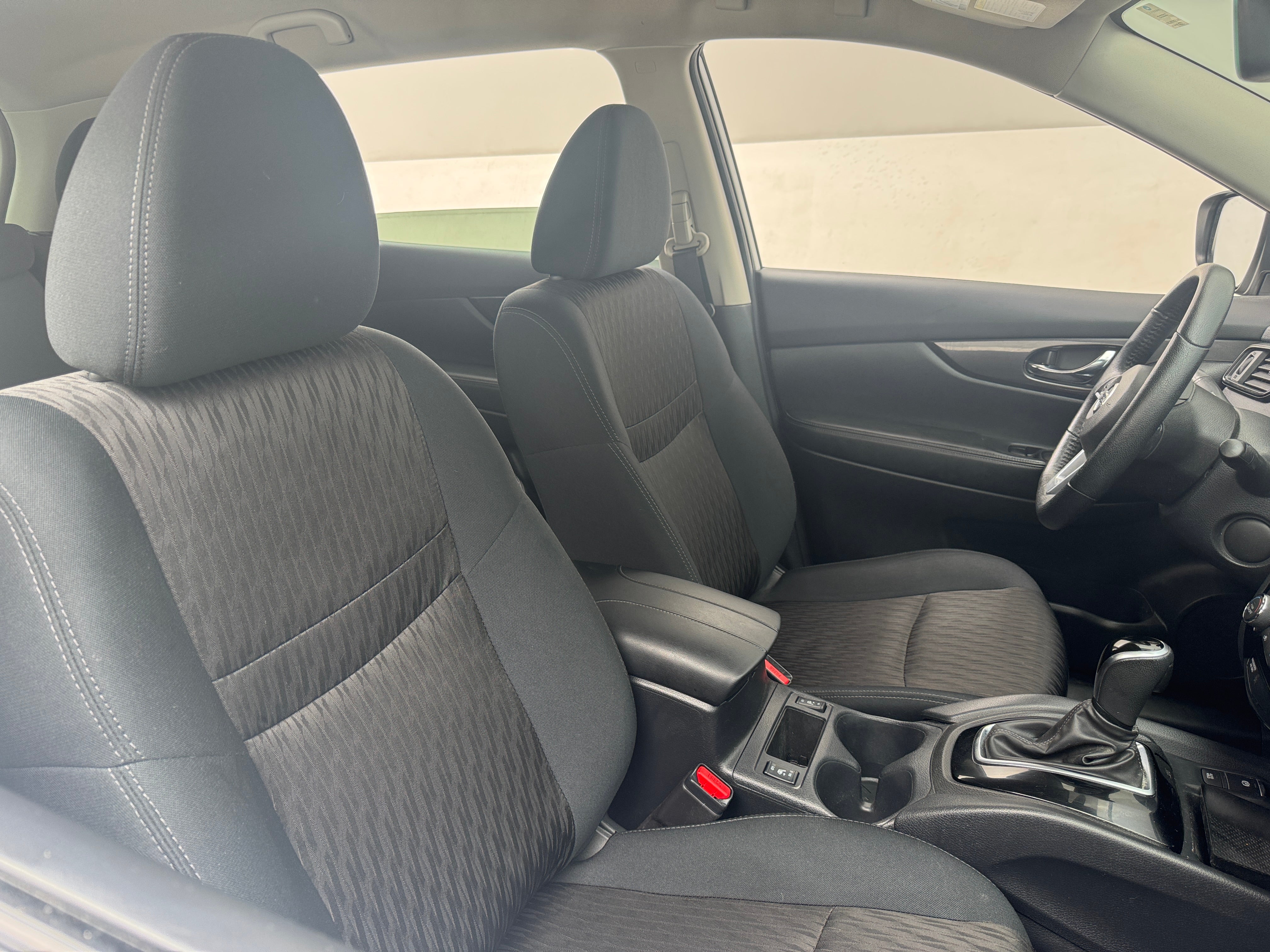 2019 Nissan Rogue SV 2