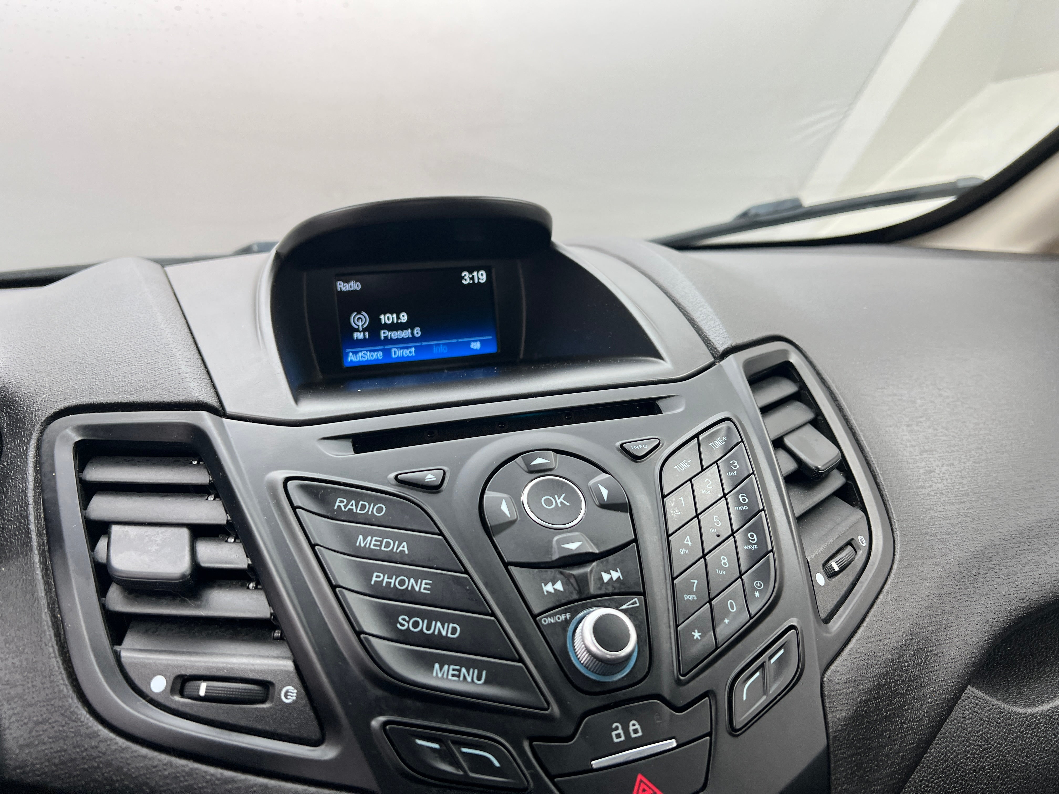 2018 Ford Fiesta SE 4