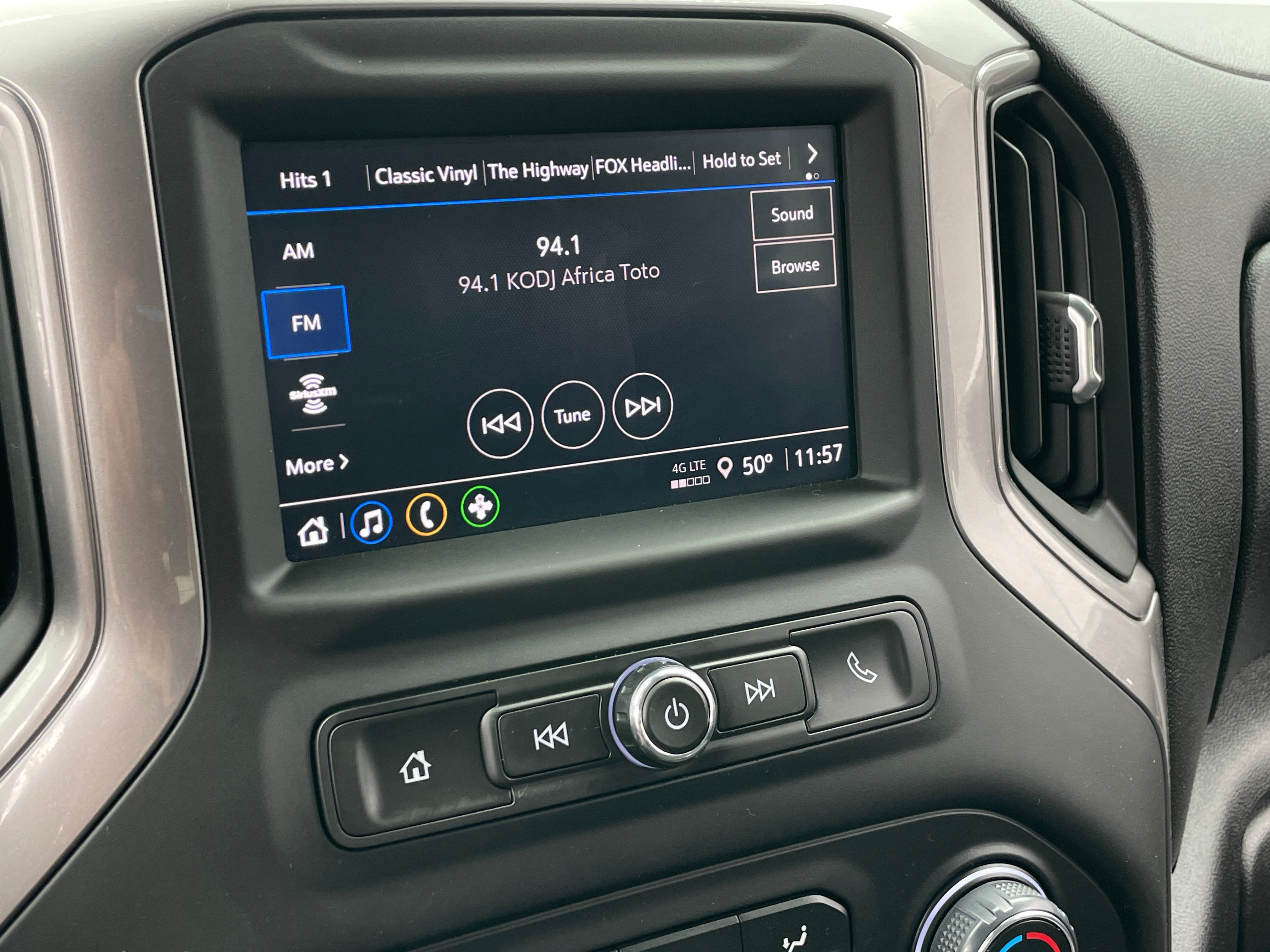 2024 Chevrolet Silverado 1500 Custom 4