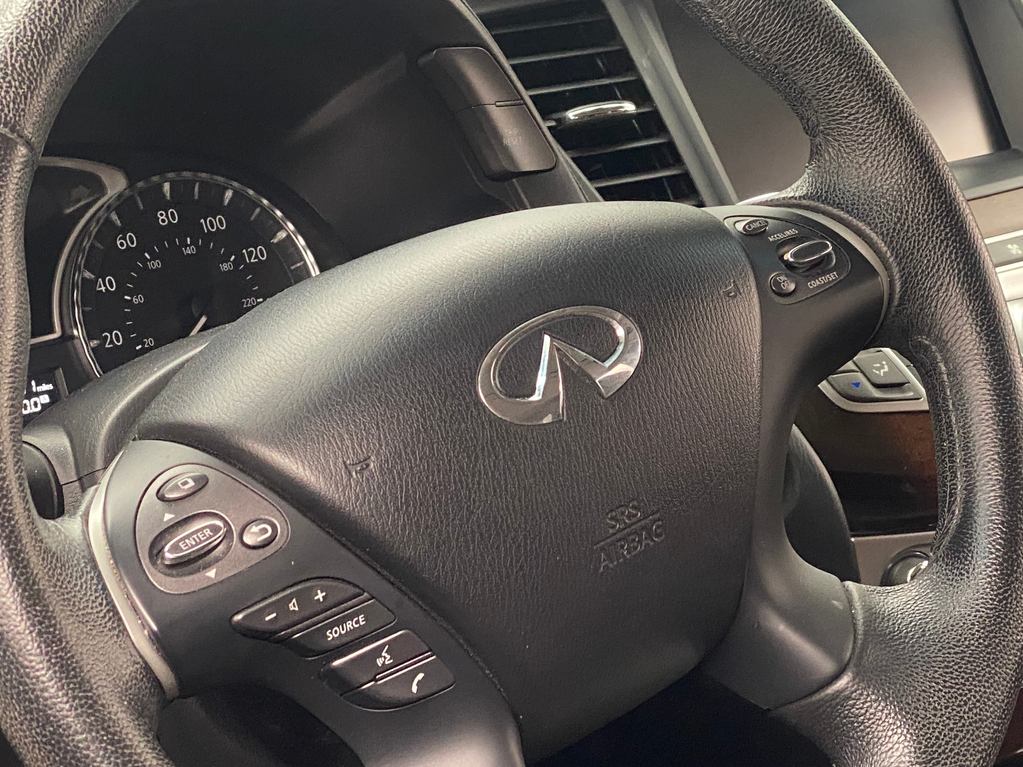 2013 INFINITI JX35  4