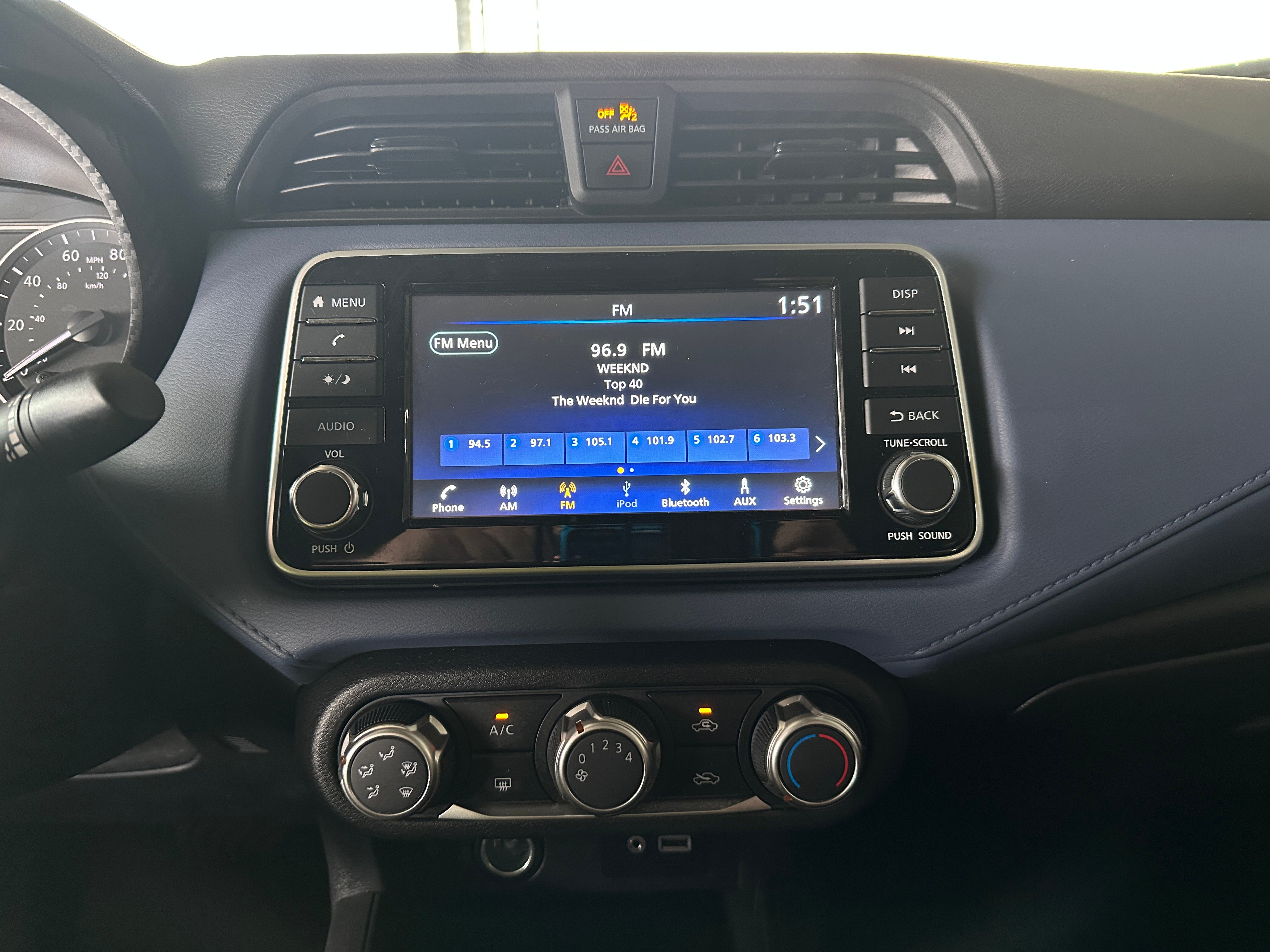 2023 Nissan Versa SV 4