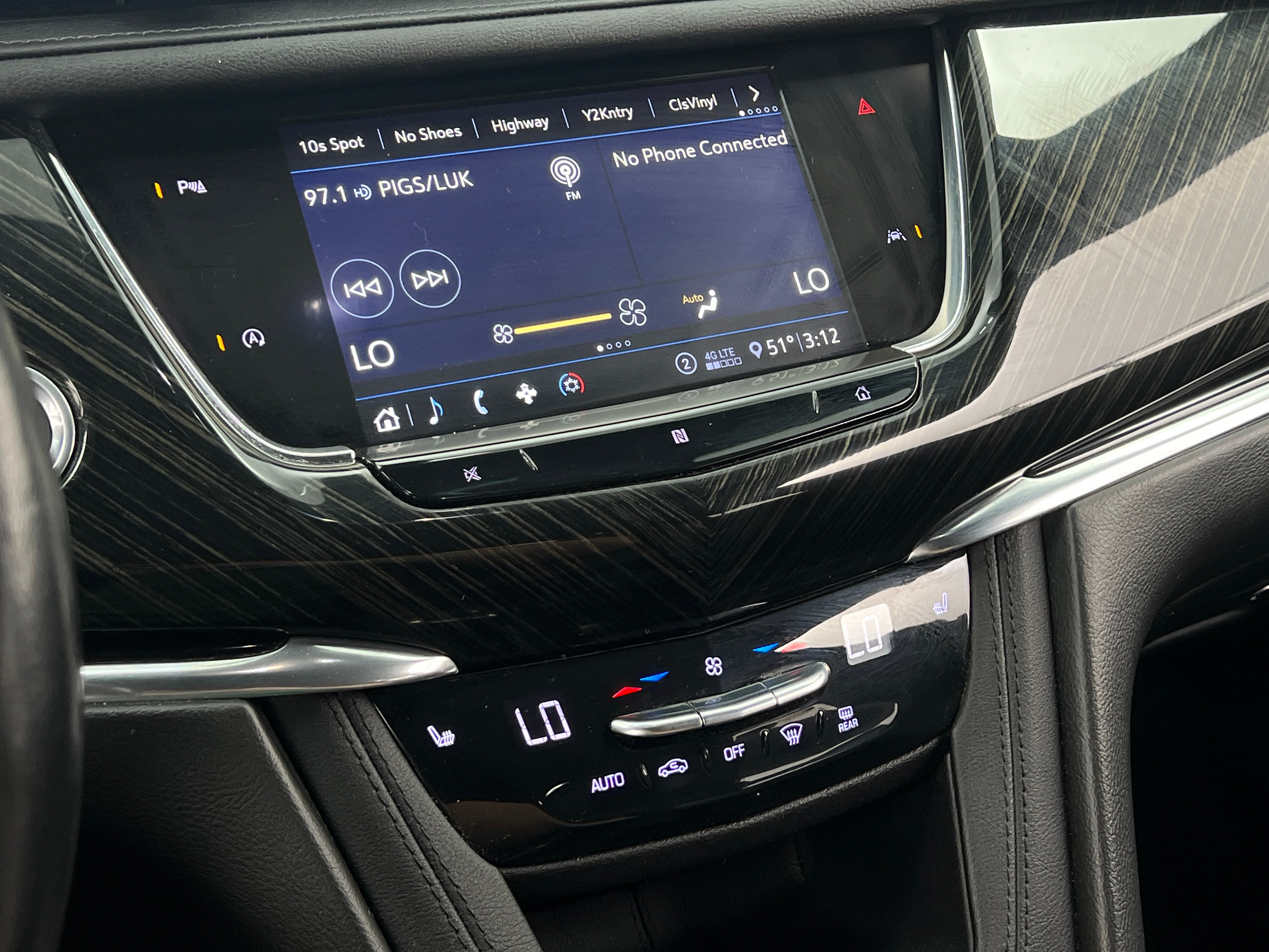 2020 Cadillac XT6 Premium Luxury 3