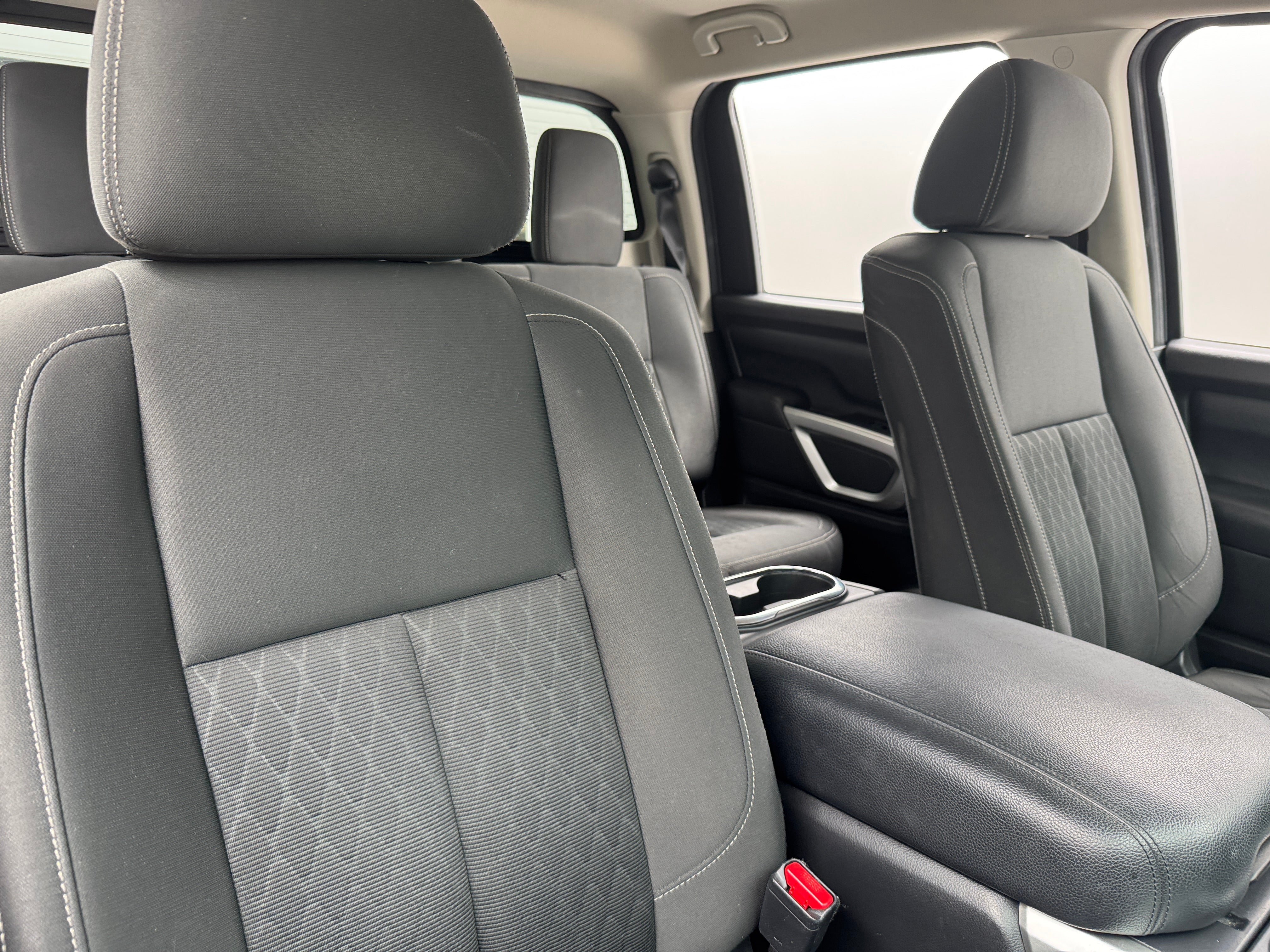 2017 Nissan Titan SV 2