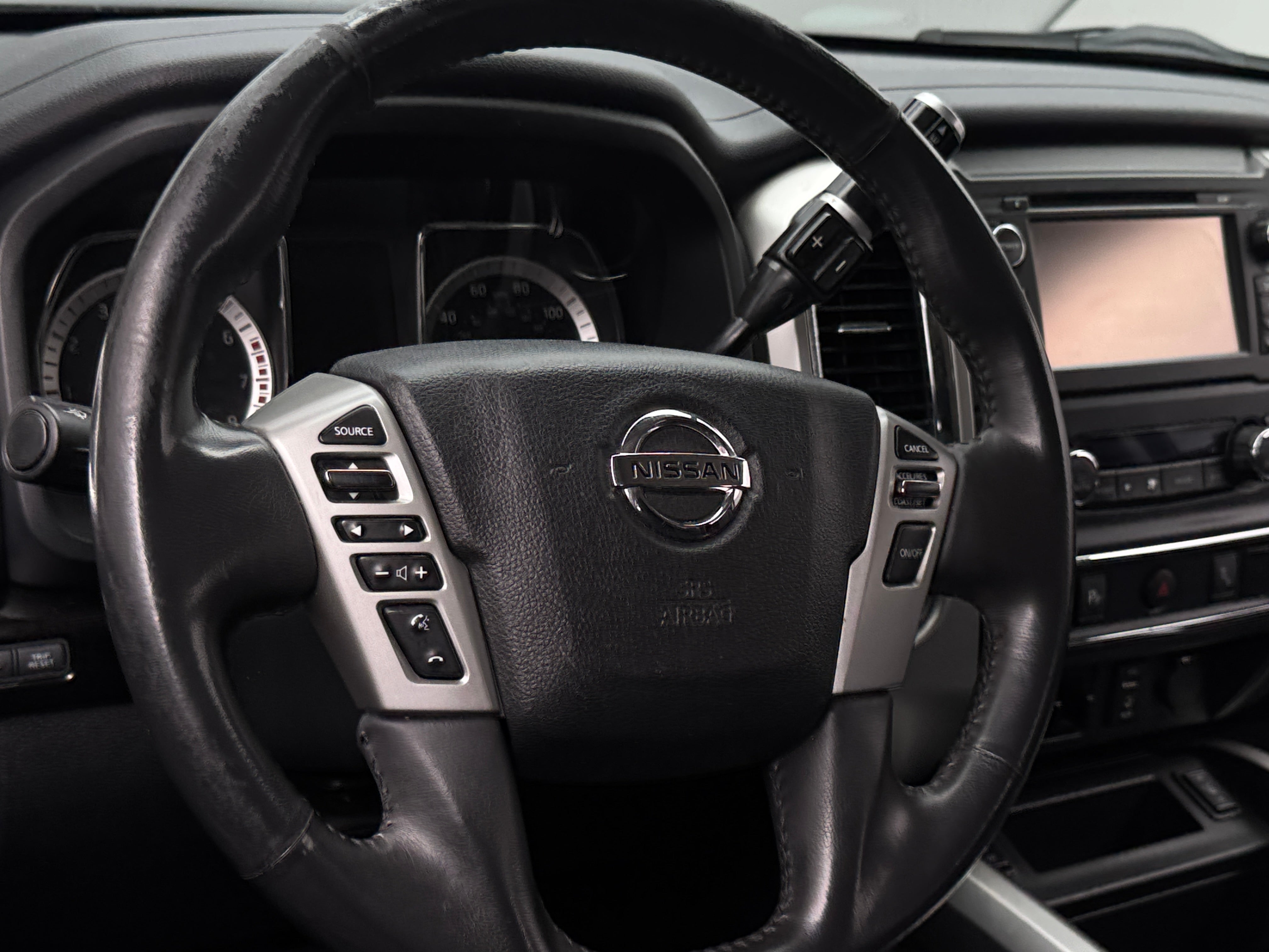 2017 Nissan Titan SV 5