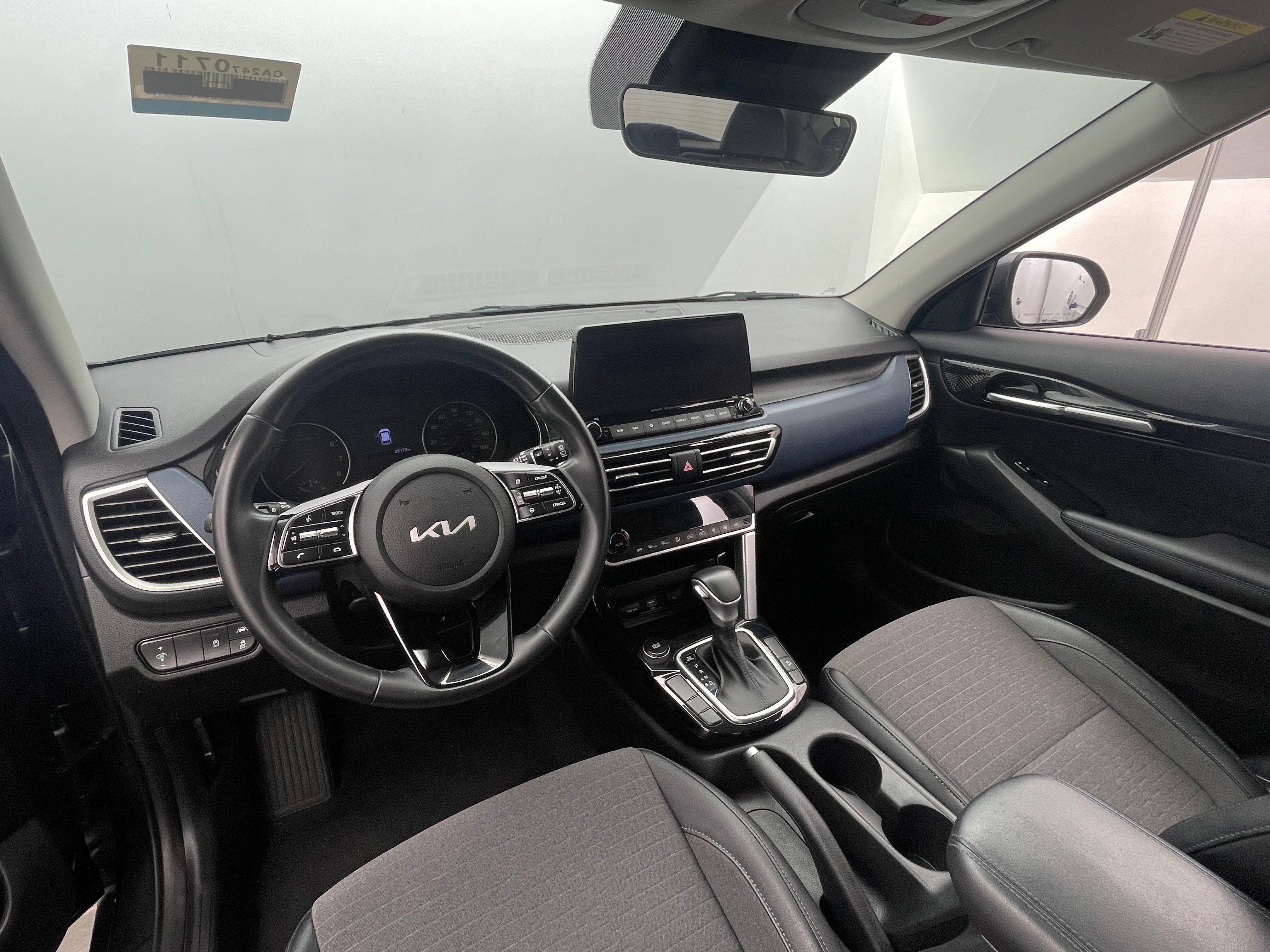2023 Kia Seltos S 2